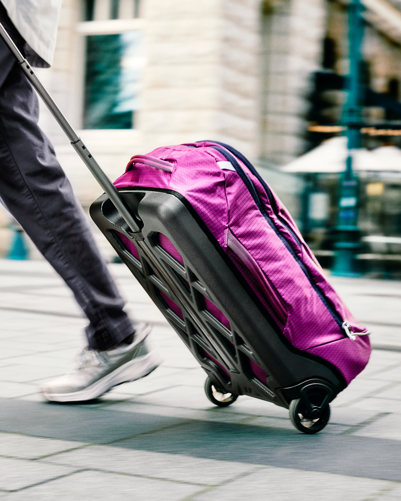 Sac de voyage à roulettes Feather Flight - Violet Berry