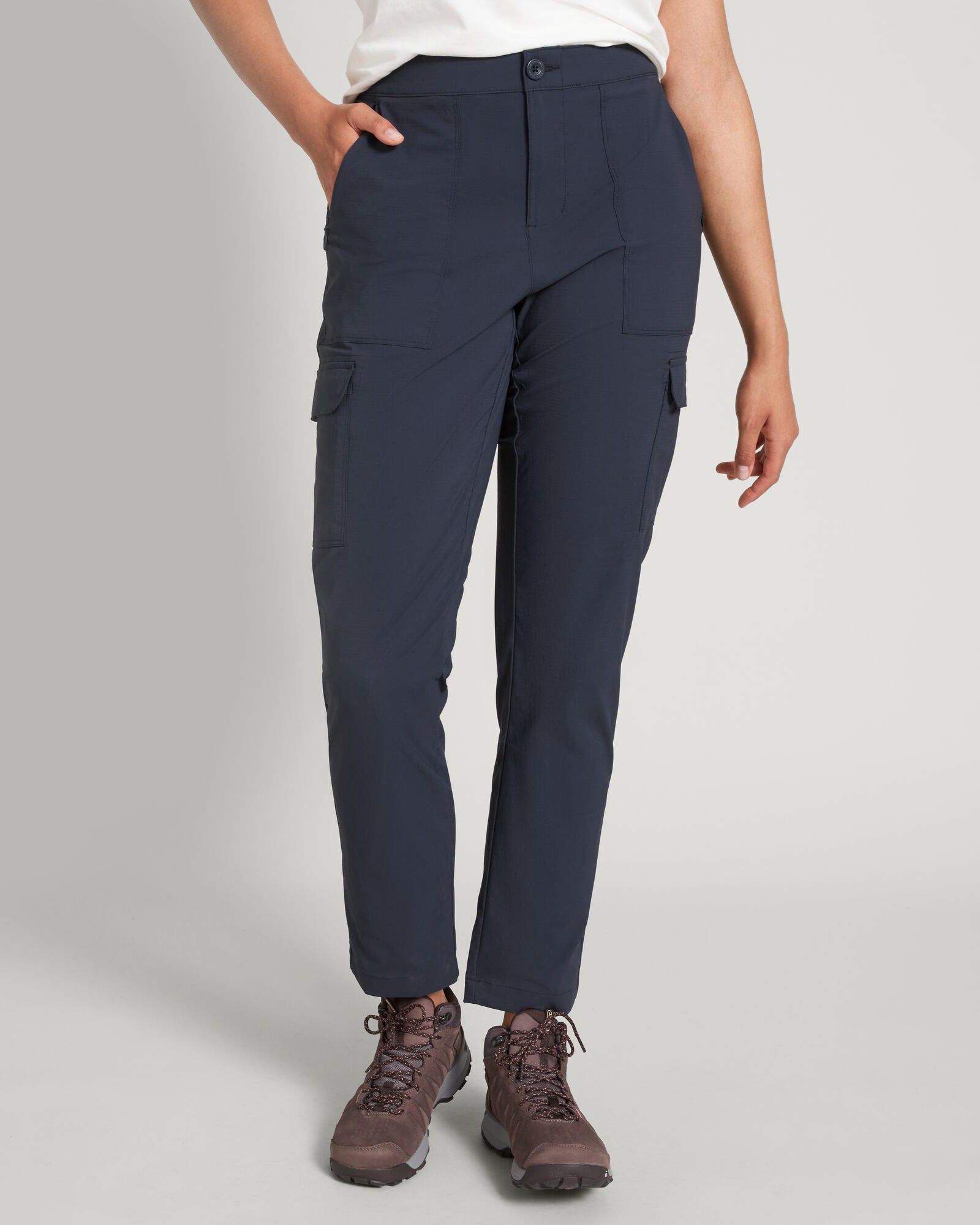 a0715_893_miro_womens_pants_a_1743634986000