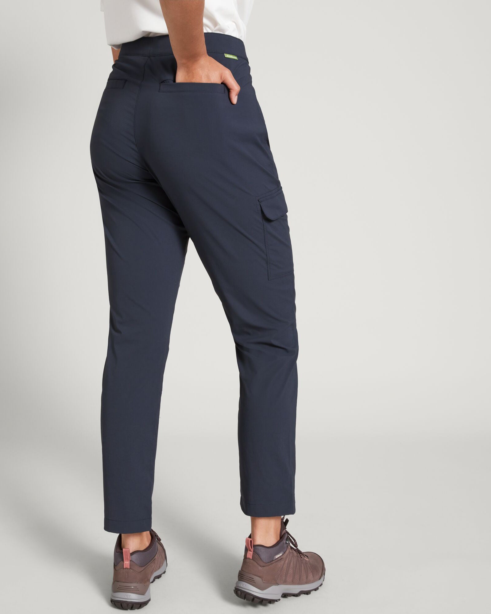 a0715_893_miro_womens_pants_e_1743634988000