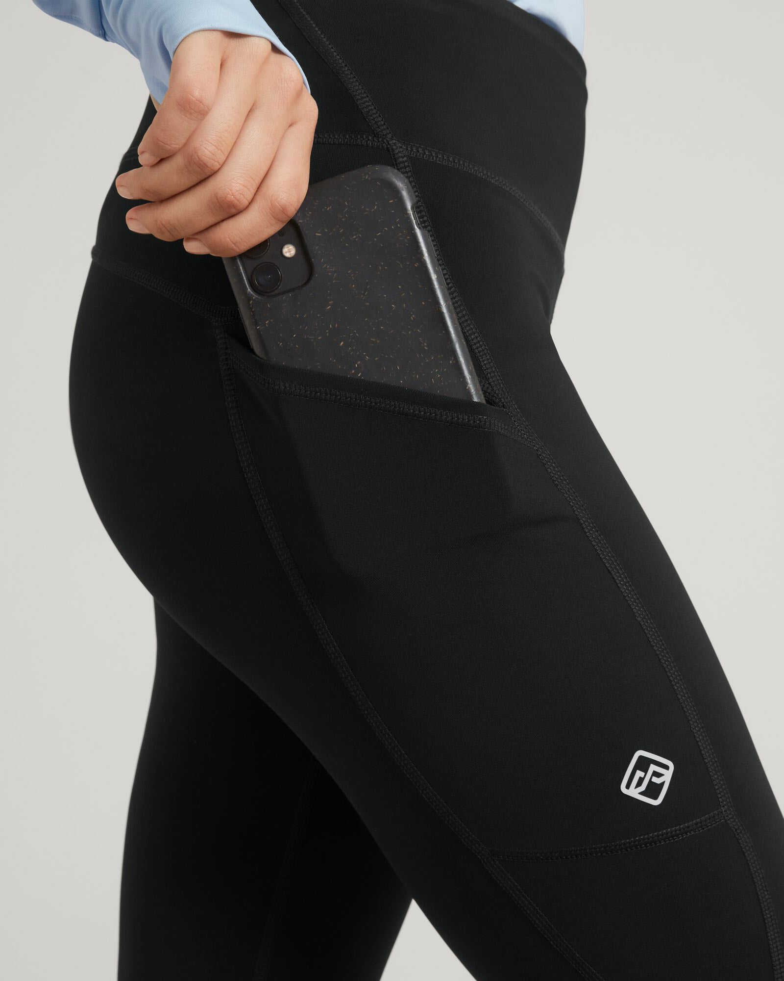 a1434_902_ult_hike_womens_7_8th_leggin_g_1743634490000