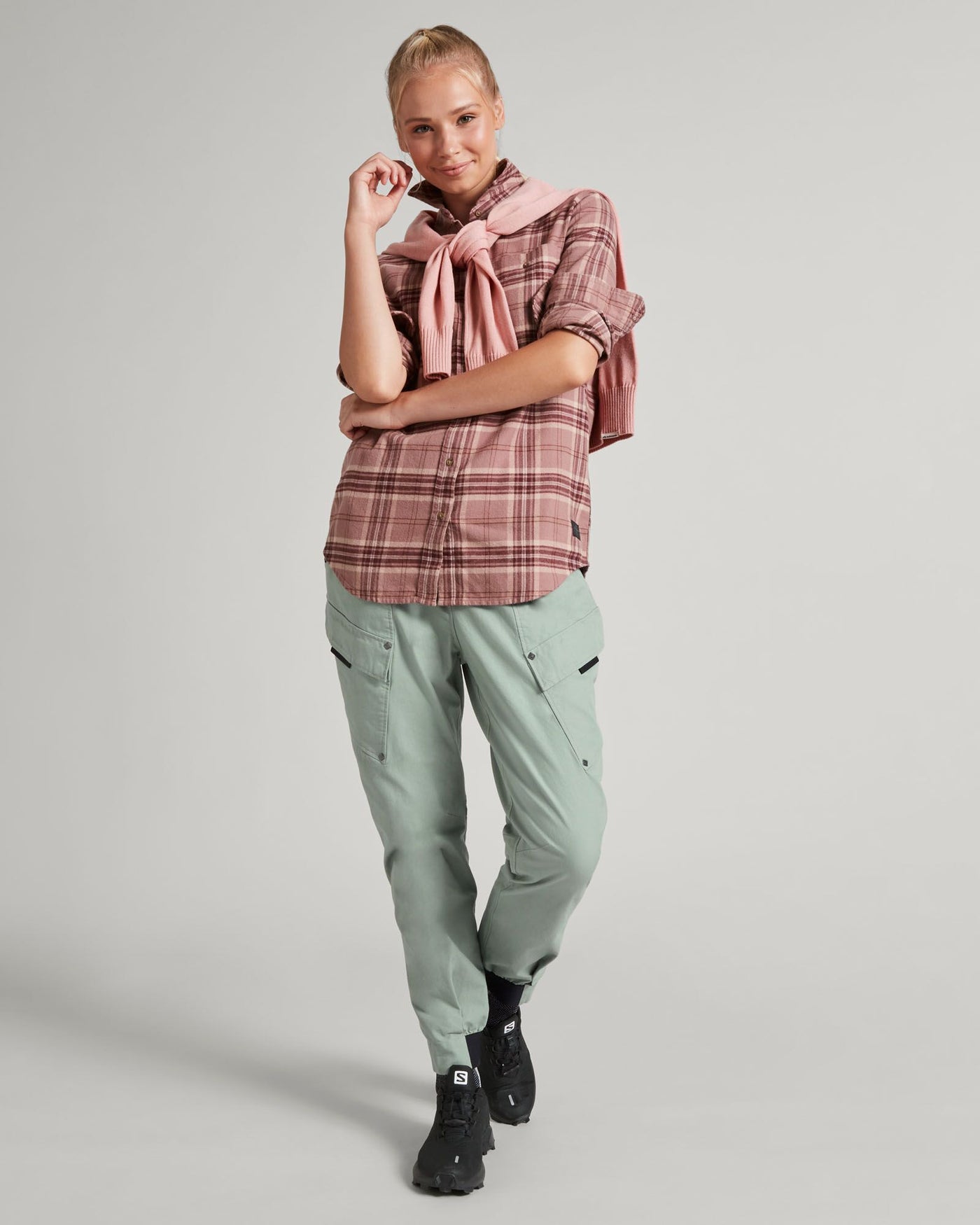 a1568_nz8_vander_womens_cargo_pan_b_1743629739000