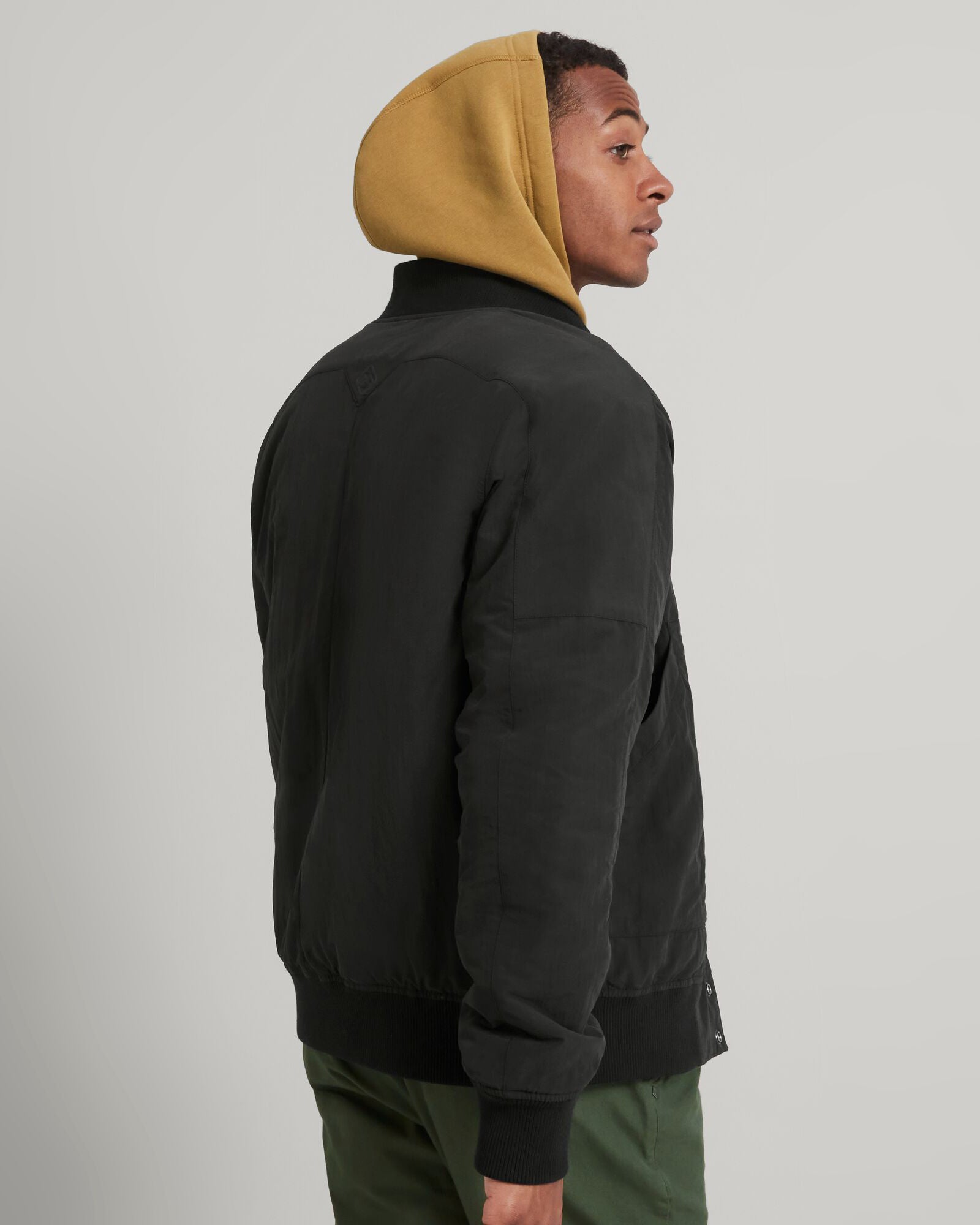 a1584_902_two_ways_mens_reversible_bomb_e_1743630319000