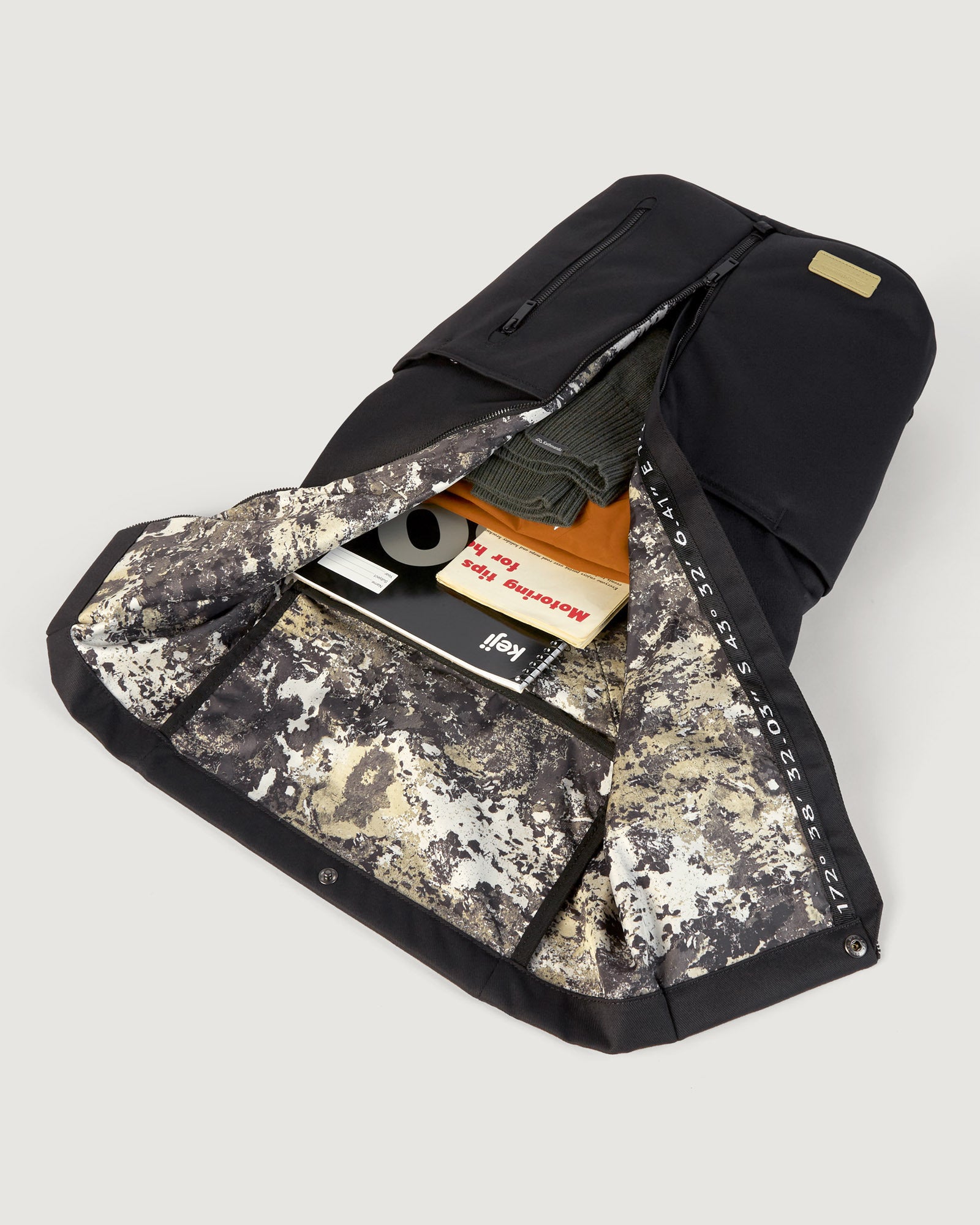 Sac à dos Apex avec rabat roulé - 20 L - Noir