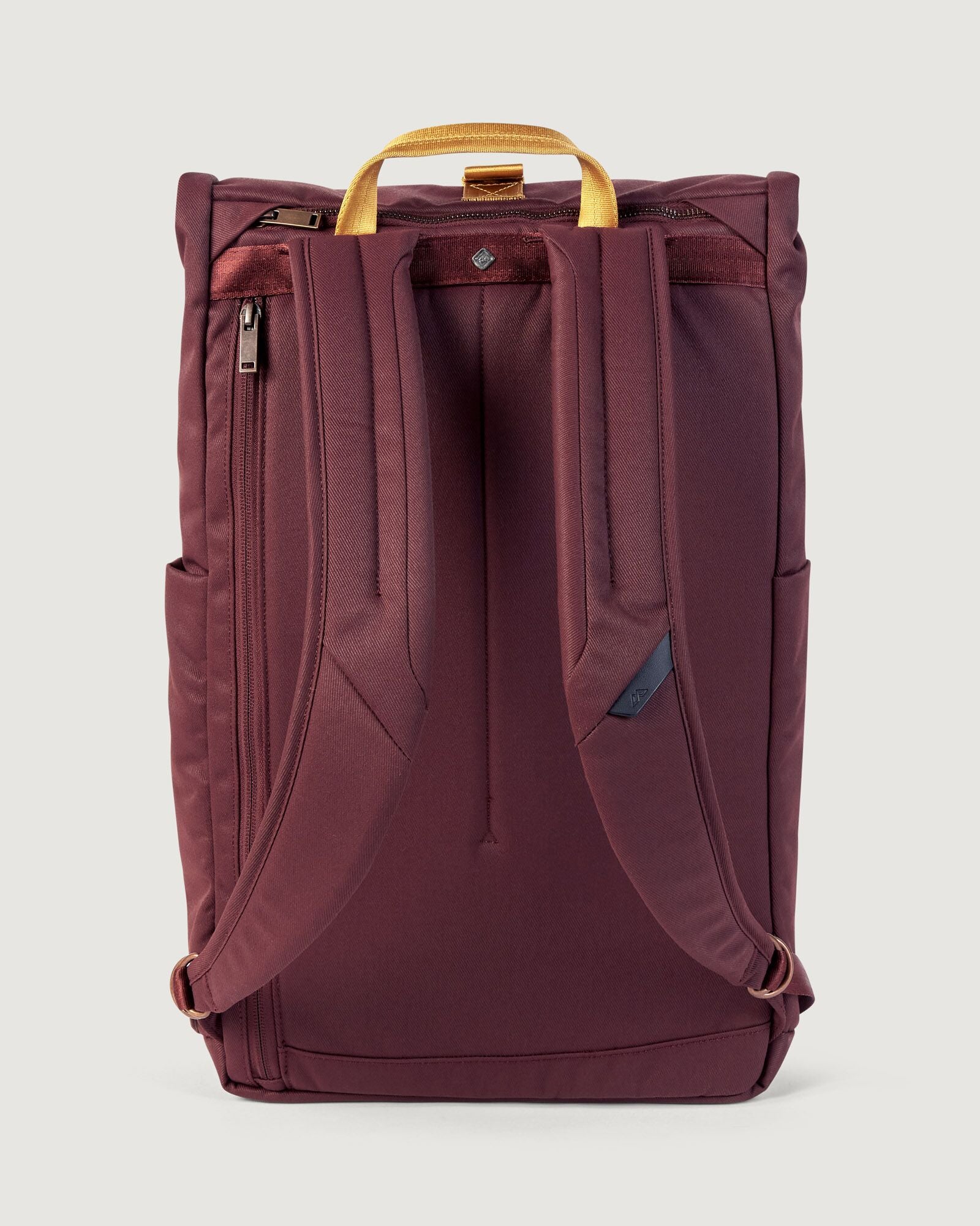a1615_nz2_apex_roll_top_pack_20_d_1744345749000