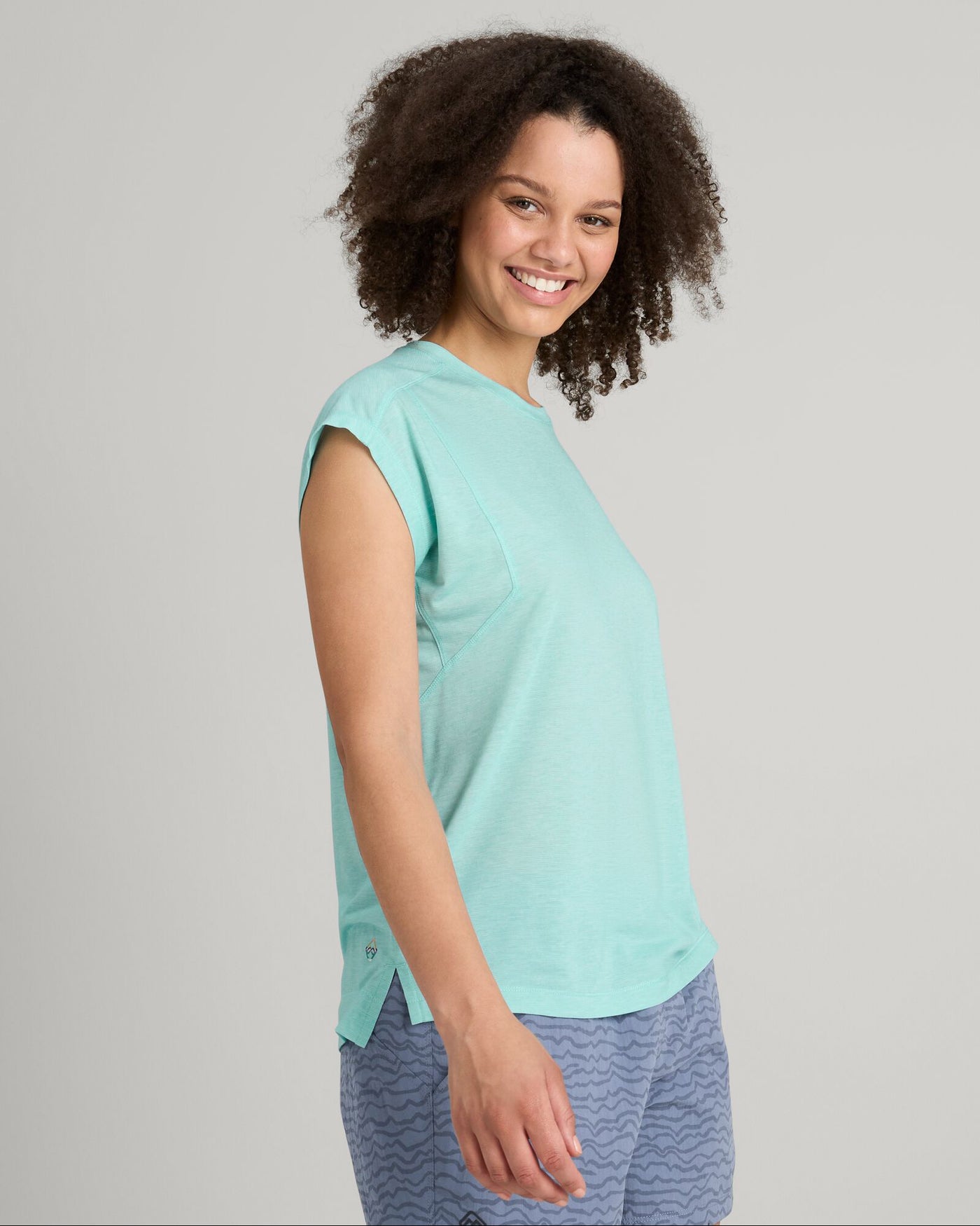 a1721_od3_wdn_go_womens_short_sleeve_tee_gree_c_1743630236000