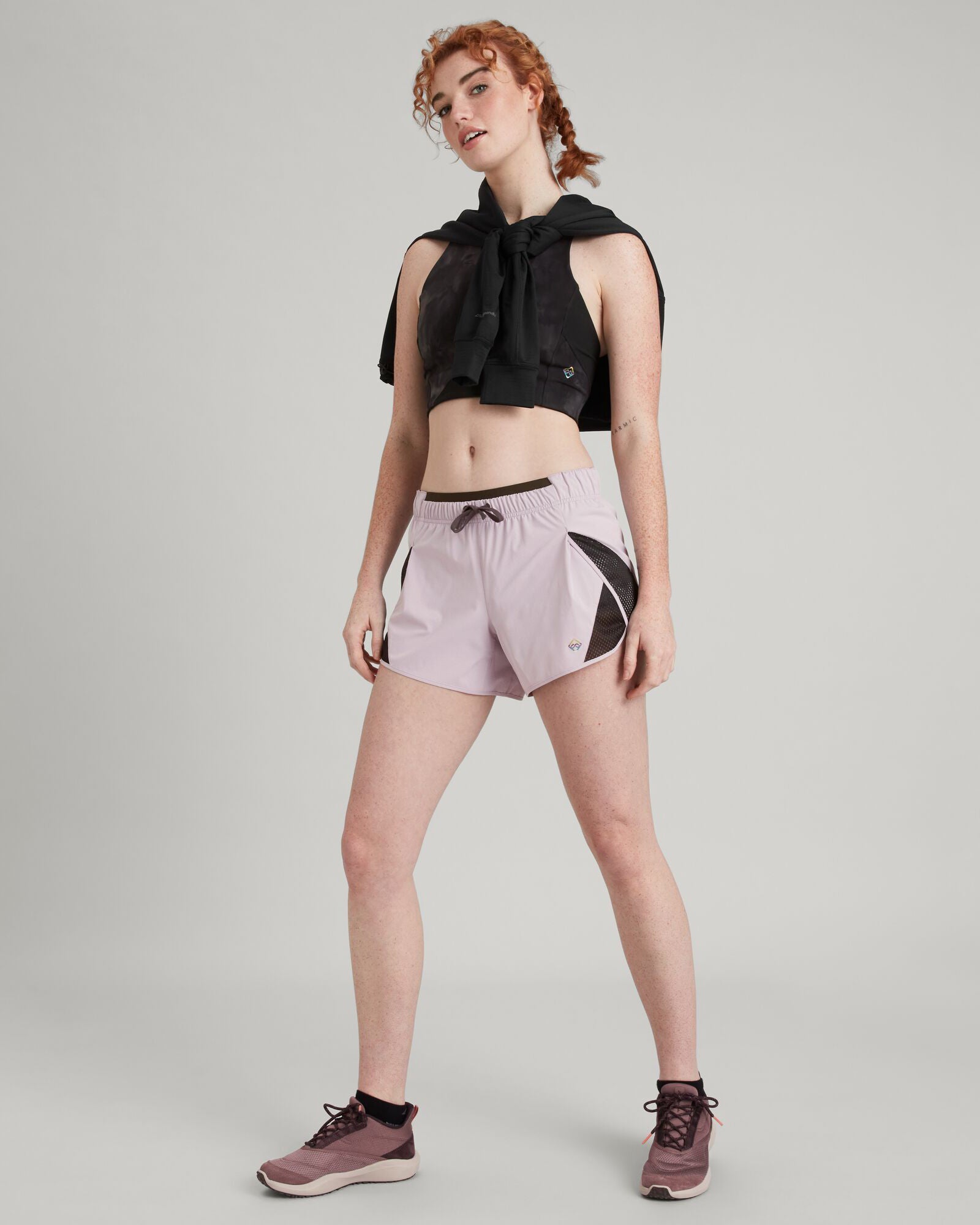a1722_o4m_wdn_energy_womens_4inch_short_b_1743630333000