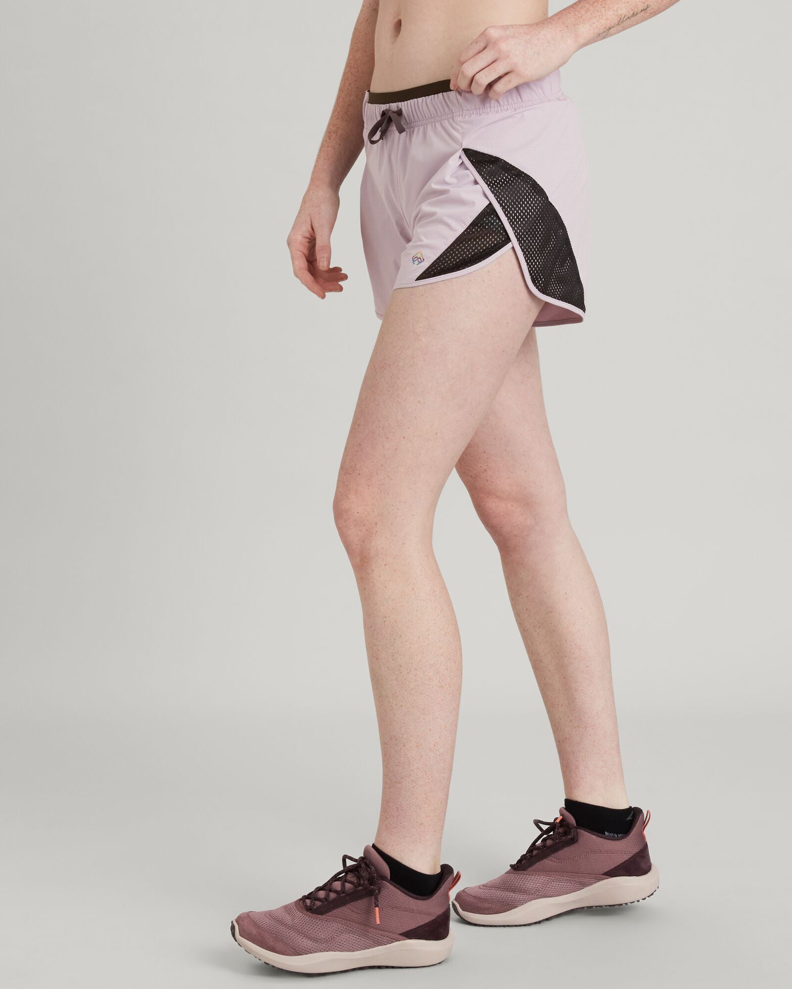a1722_o4m_wdn_energy_womens_4inch_short_c_1743634012000