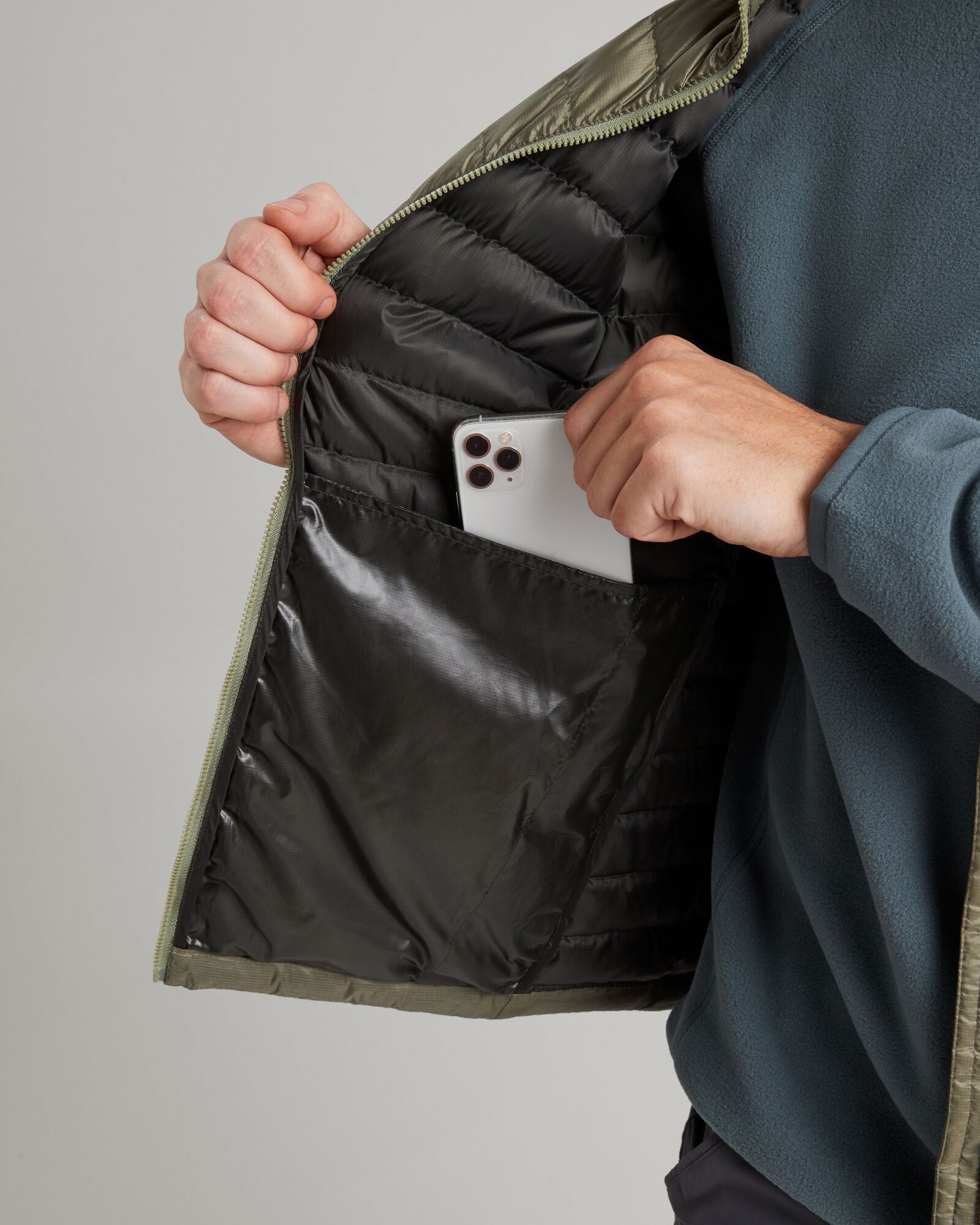 b0230_o4v_heli_r_mens_down_vest_e_1743633868000