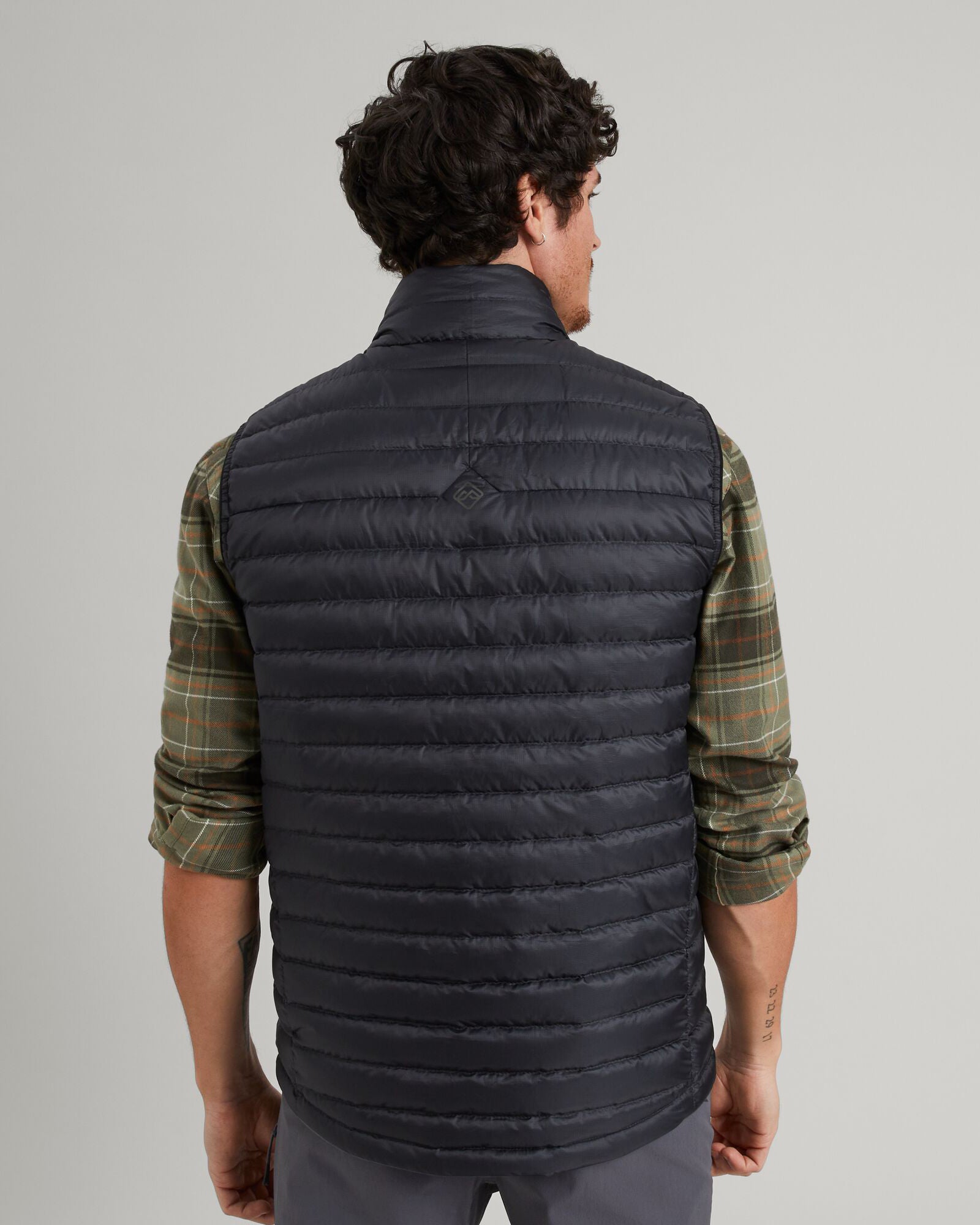 b0230_o4w_heli_r_mens_down_vest_e_1743629666000