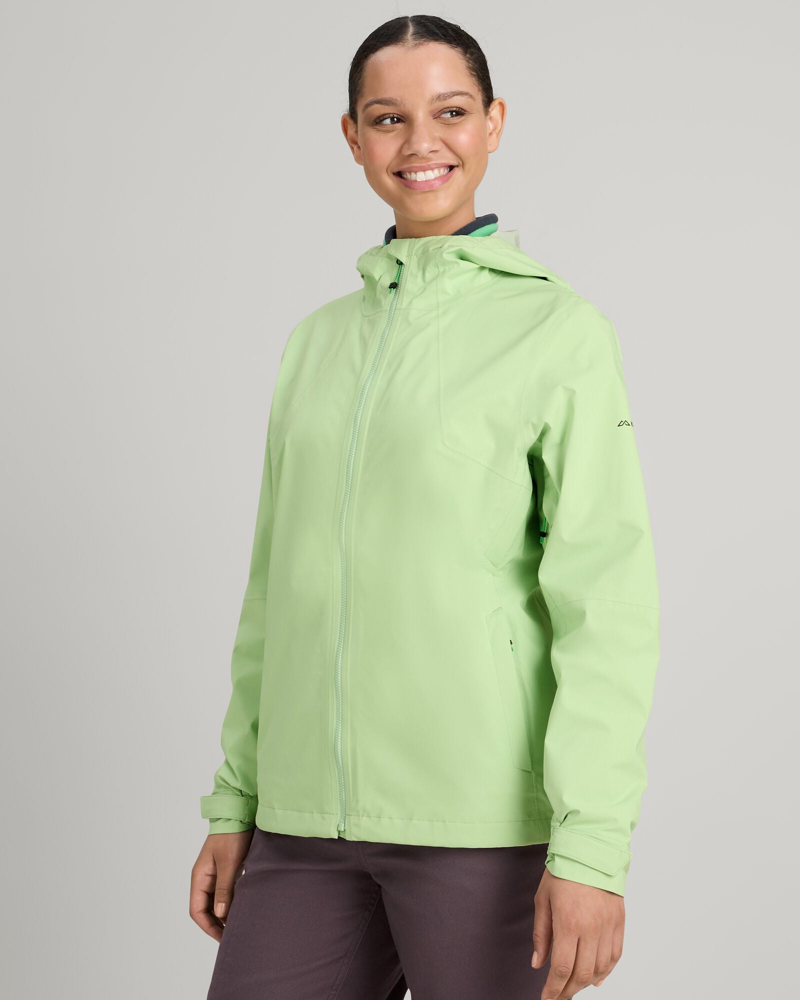 b0476_od8_trailhead_stretch_2_5l_womens_rain_jacket_c_1743629423000