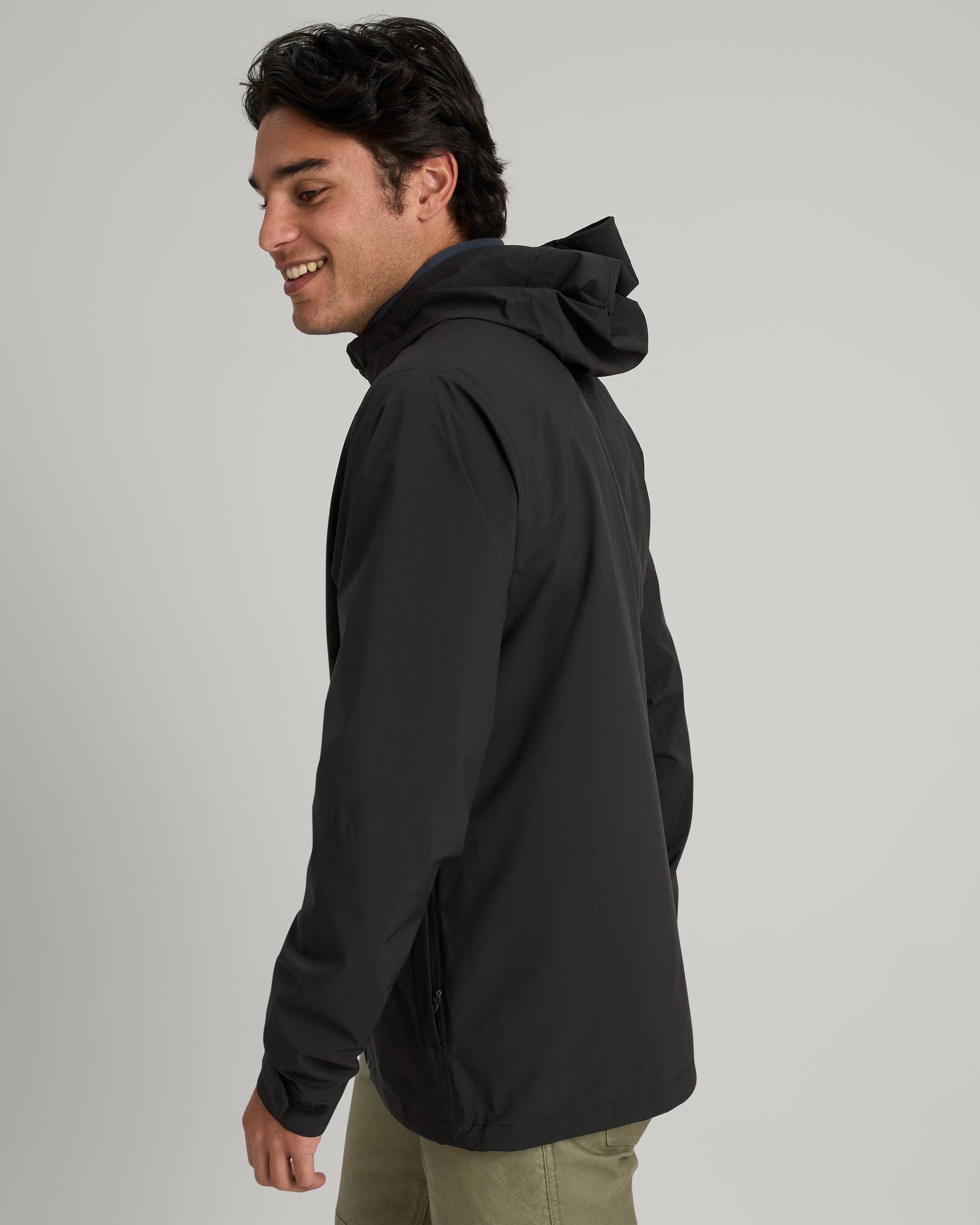 b0477_o4w_trailhead_stretch_2_5l_mens_rain_jacket_c_1743630466000