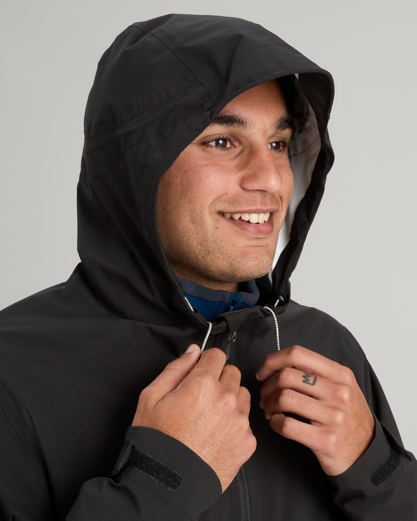 b0477_o4w_trailhead_stretch_2_5l_mens_rain_jacket_i_1743629423000
