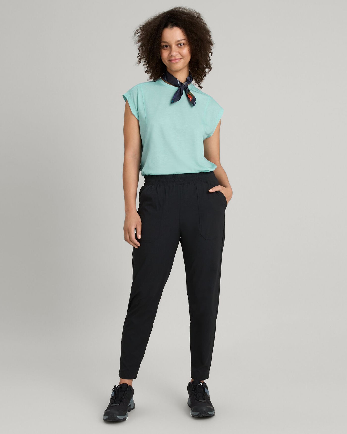 b0498_902_miro_womens_tapered_pants_b_1743629683000