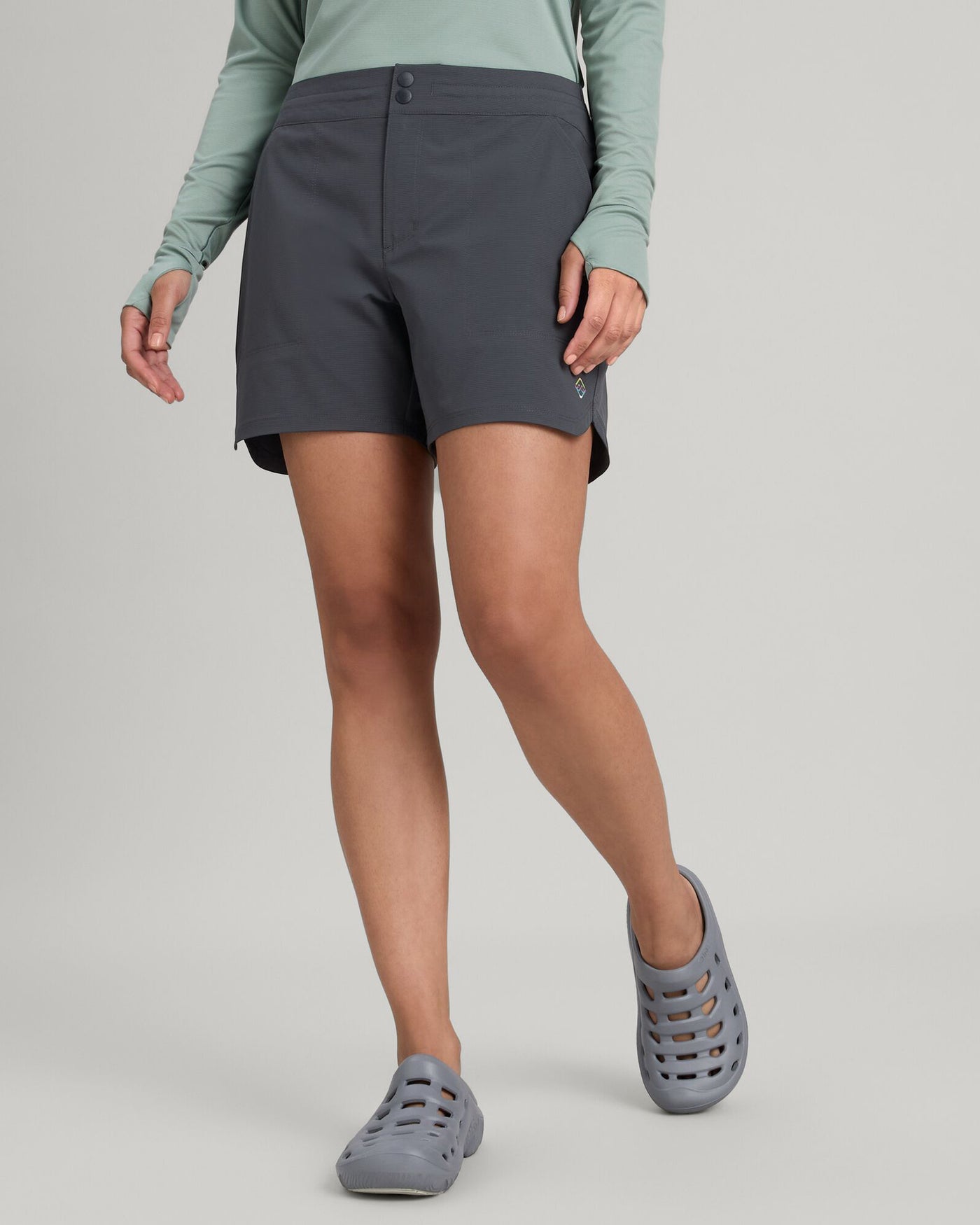 b0523_o4t_wtr_chaser_womens_5inch_shorts_grey_m_1743633559000