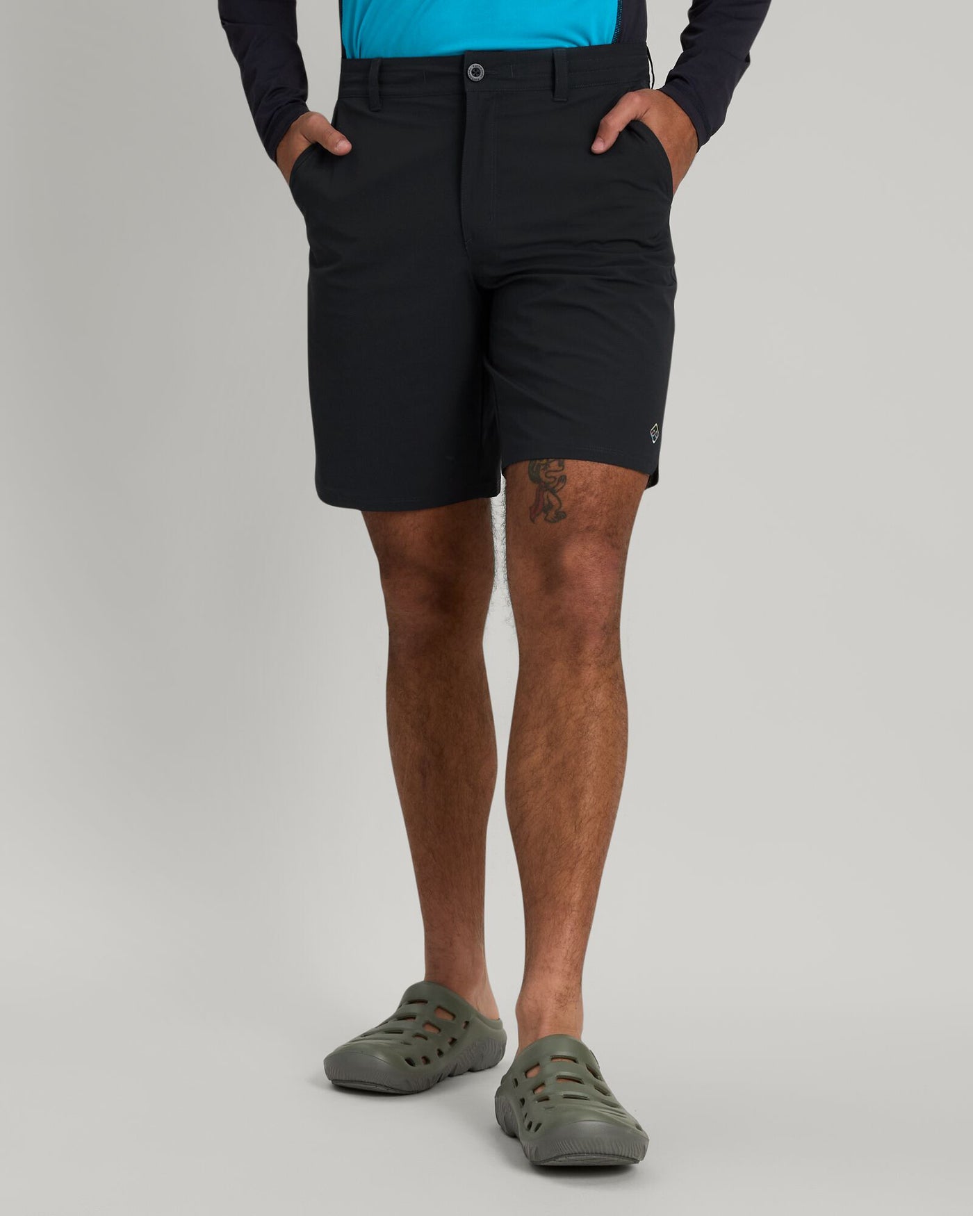 b0524_o4u_wtr_chaser_mens_9inch_shorts_blu_a_1743633563000