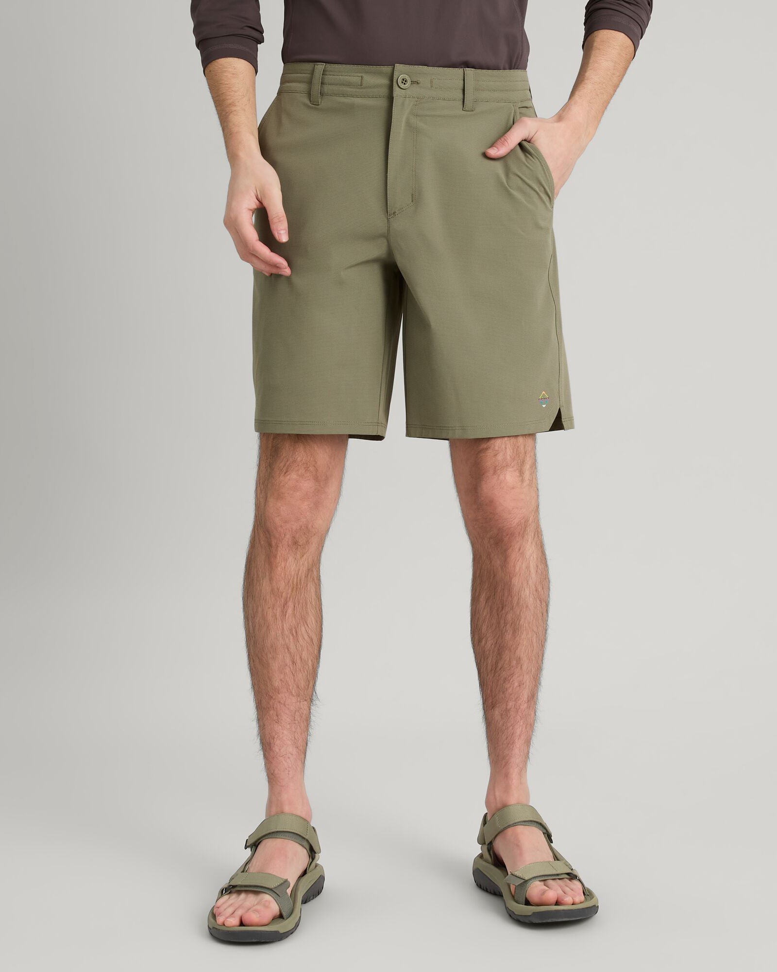 b0524_o4v_wtr_chaser_mens_9inch_shorts_a_1743633567000