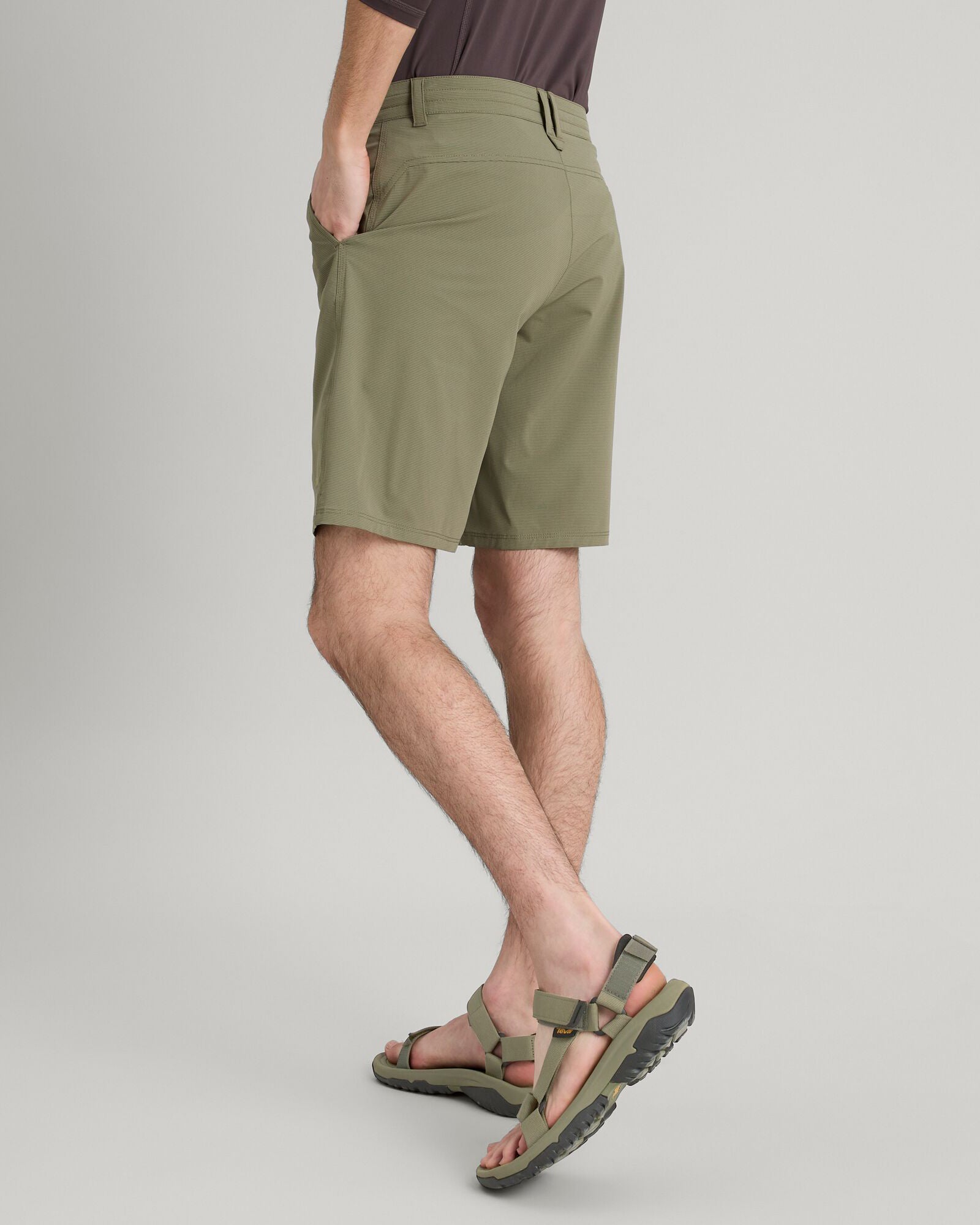 b0524_o4v_wtr_chaser_mens_9inch_shorts_d_1743633568000