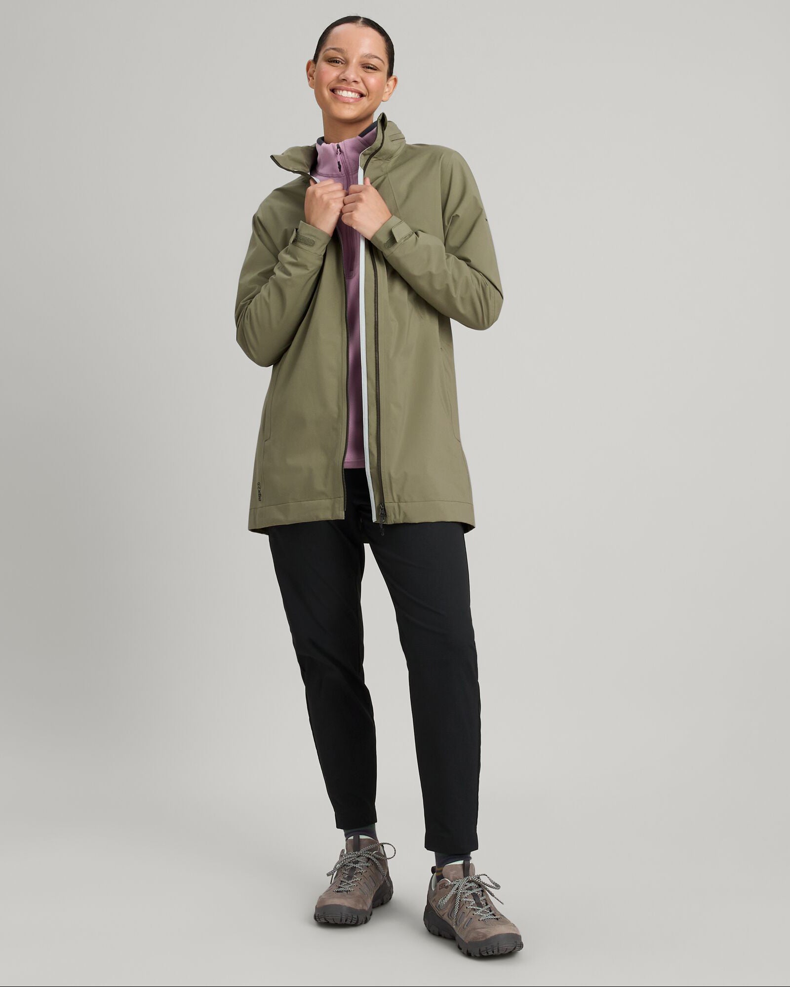 b0525_o4v_trailhead_stretch_2_5l_womens_rain_parka_i_1743630374000
