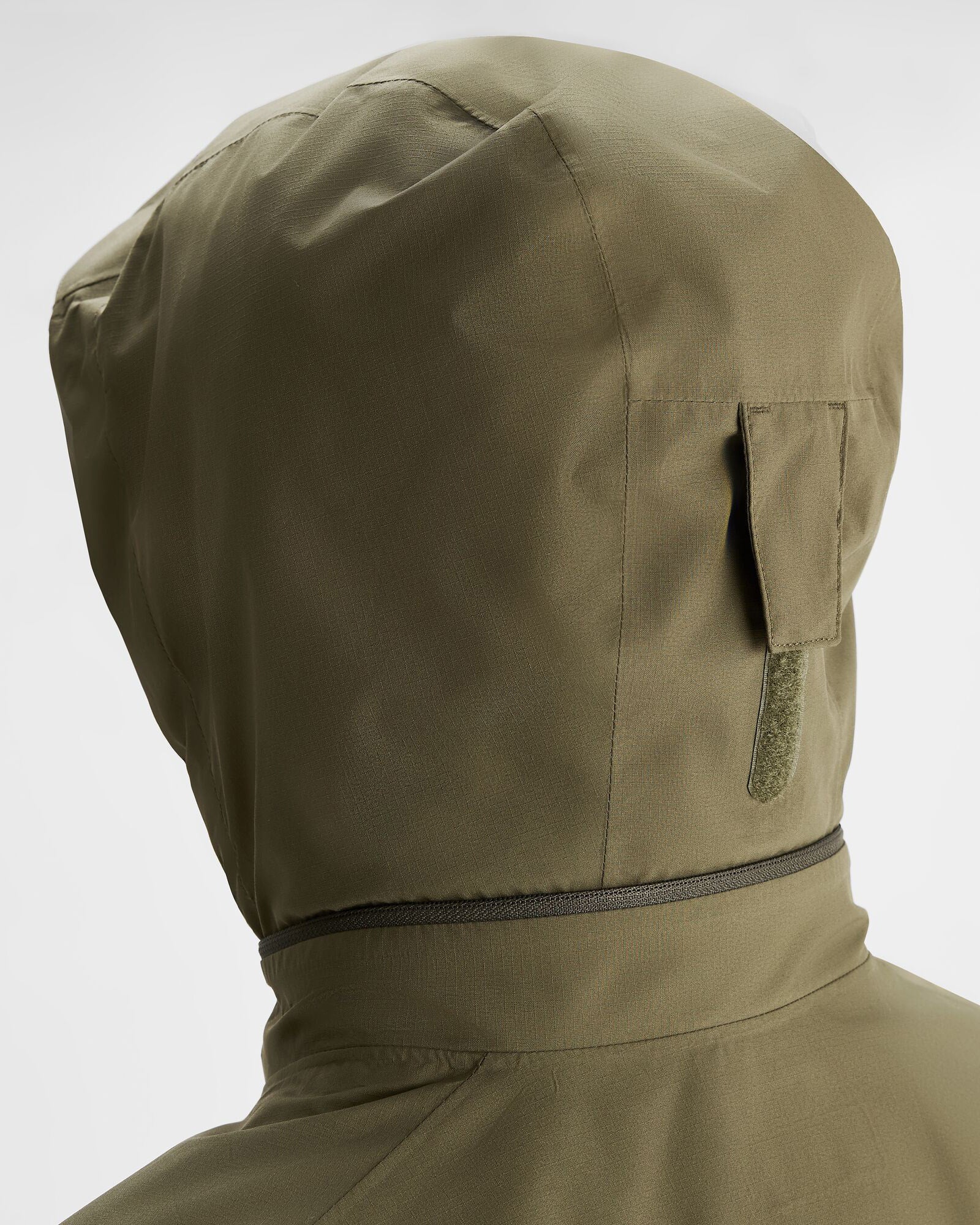 b0525_ojy_trailhead_stretch_2_5l_womens_rain_parka_e_1743633578000