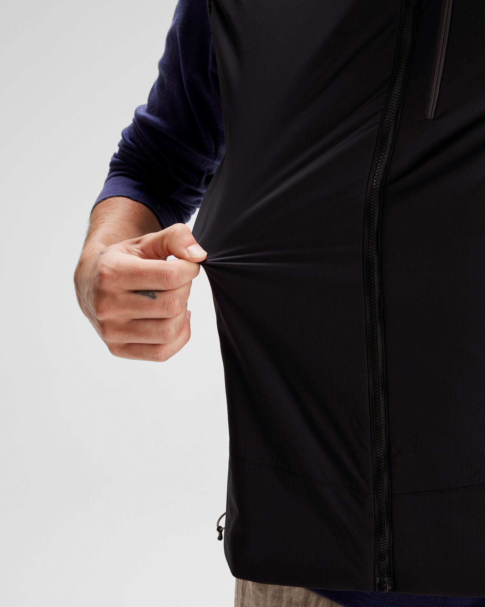 b0615_o4w_seeker_mens_primaloft_active_vest_g_1743633369000