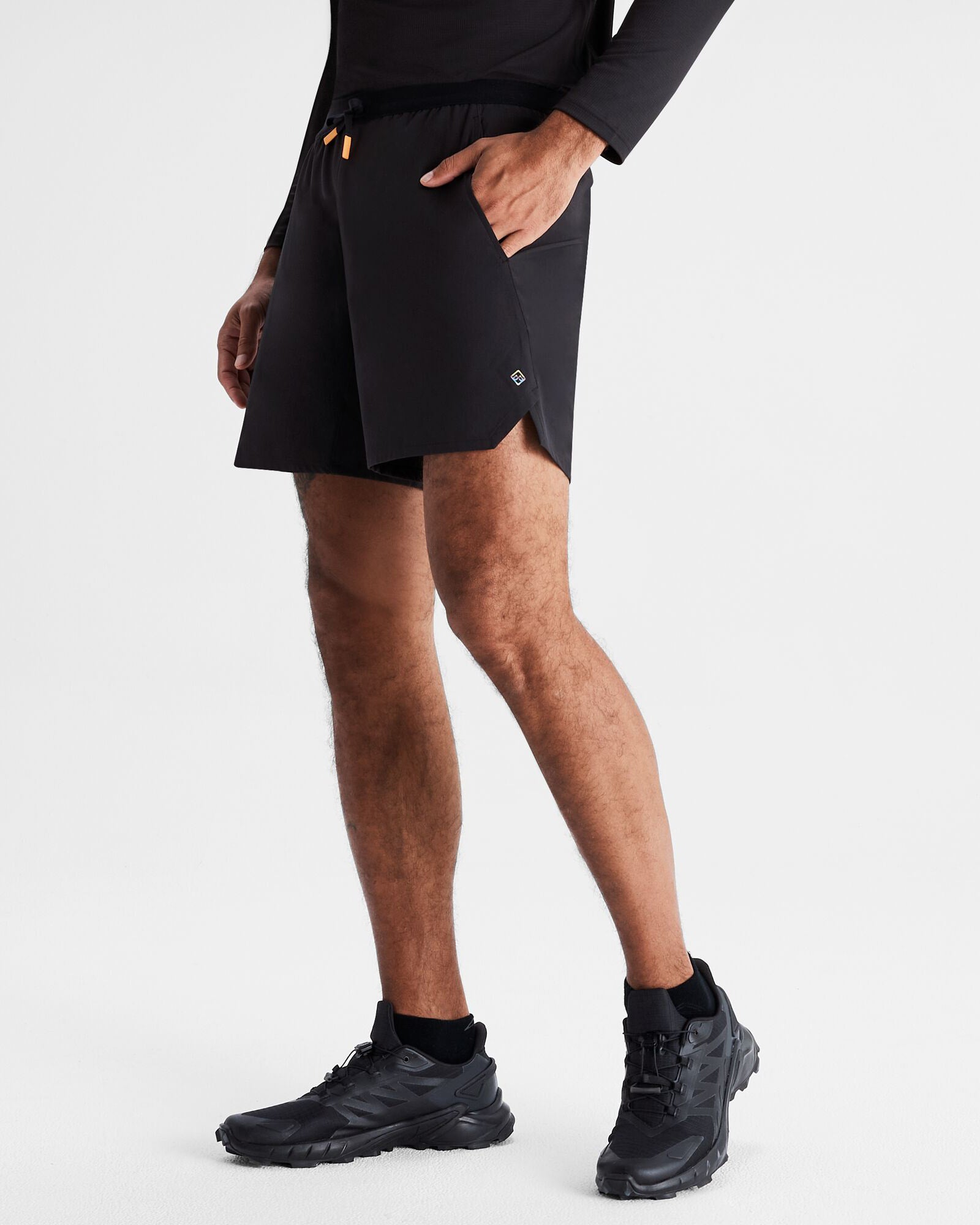 b0740_o4w_seeker_mens_7_inch_shorts_c_1743632886000