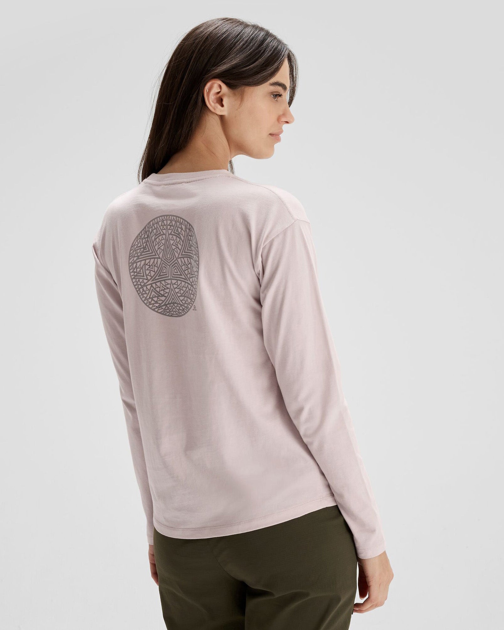 b0773_ohe_simon_beck_womens_organic_cotton_long_sleeve_tee_d_1743632814000