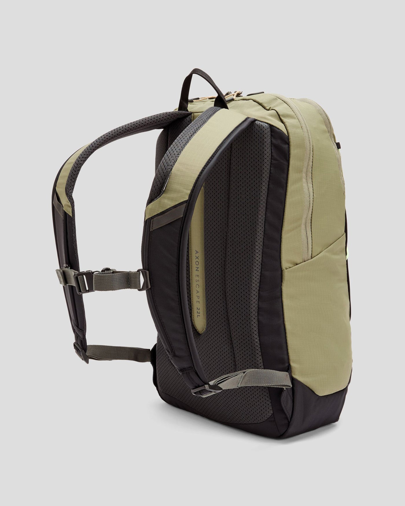 b0786_o4v_axon_escape_backpack_22l_e_1743630918000