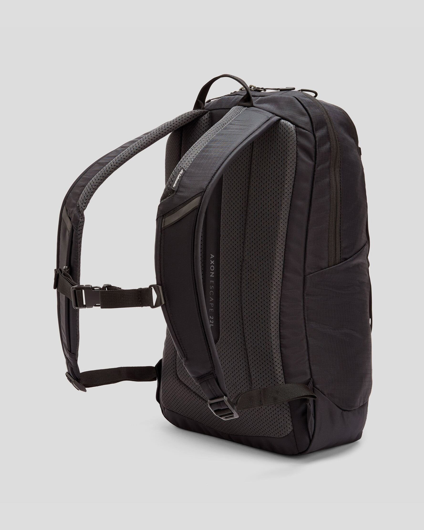 b0786_o4w_axon_escape_backpack_22l_e_1743630921000