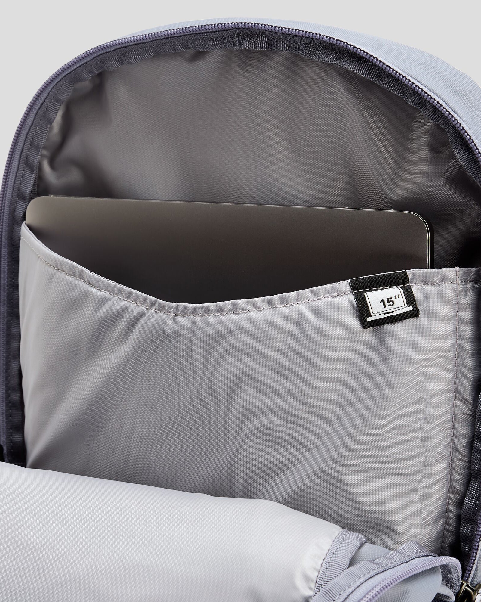 b0787_oi6_axon_everyday_backpack_20l_d_1743630900000
