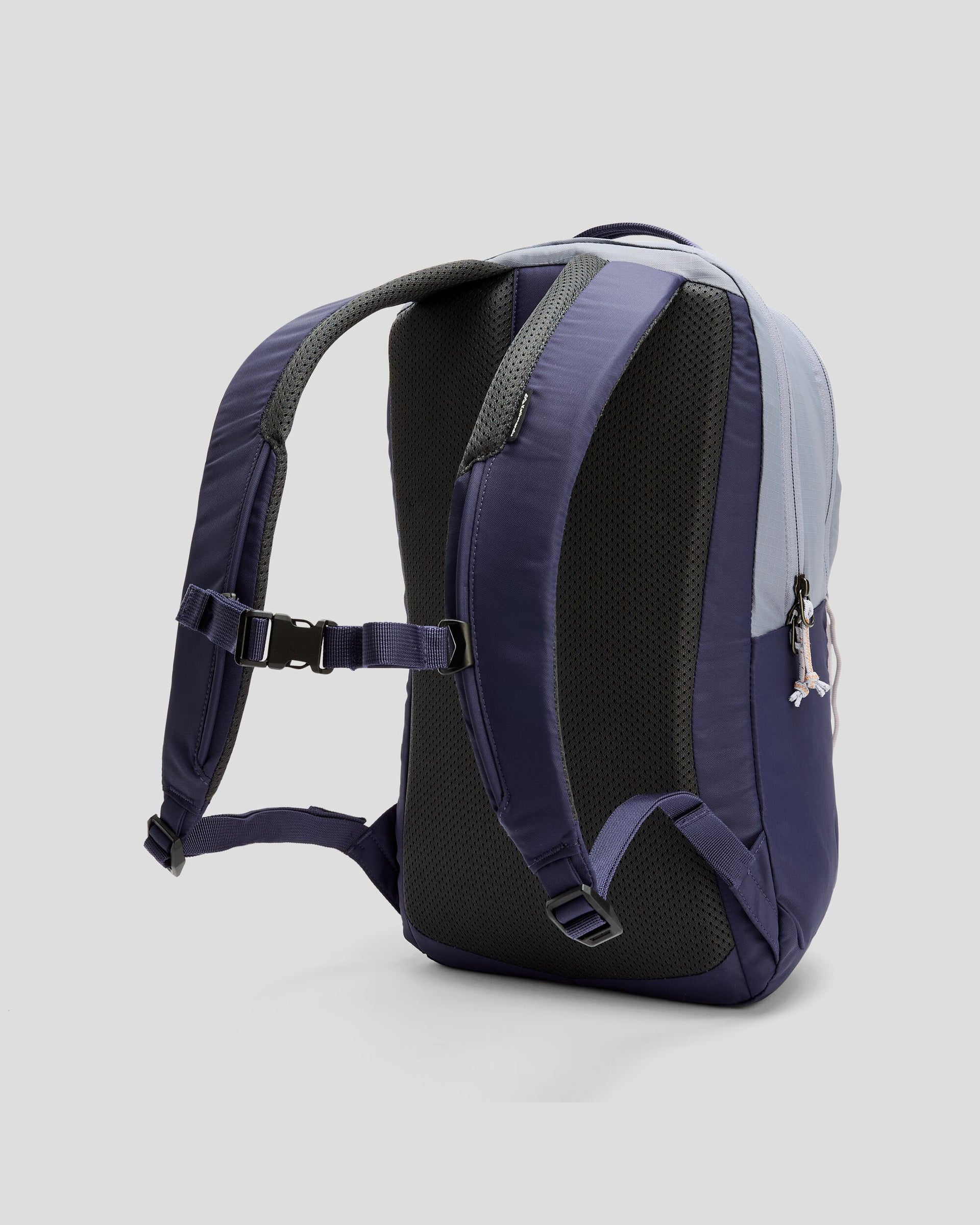 b0787_oi6_axon_everyday_backpack_20l_e_1743630900000