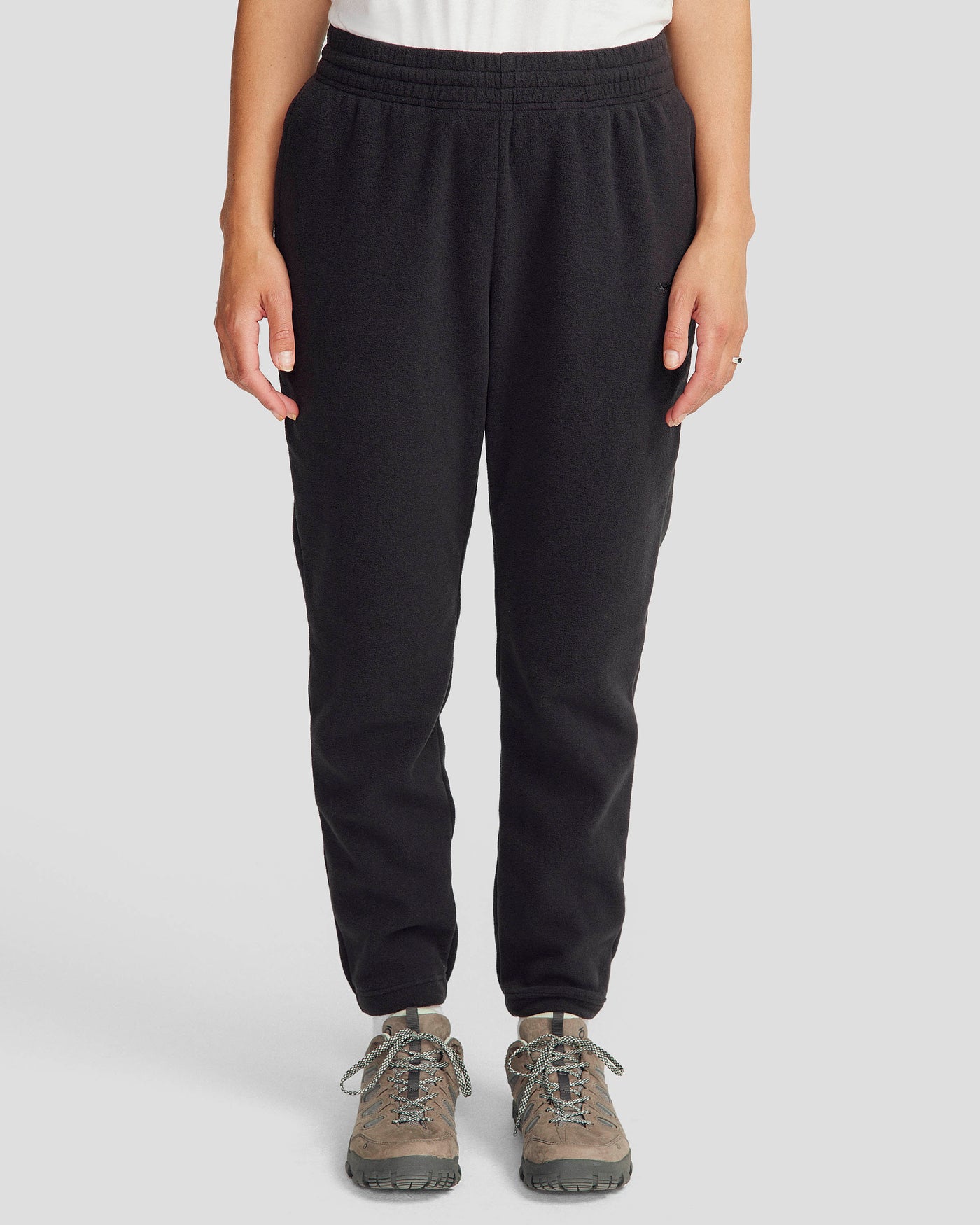 b0906_902_ridge_100_primaloft_womens_joggers_a_1743629086000