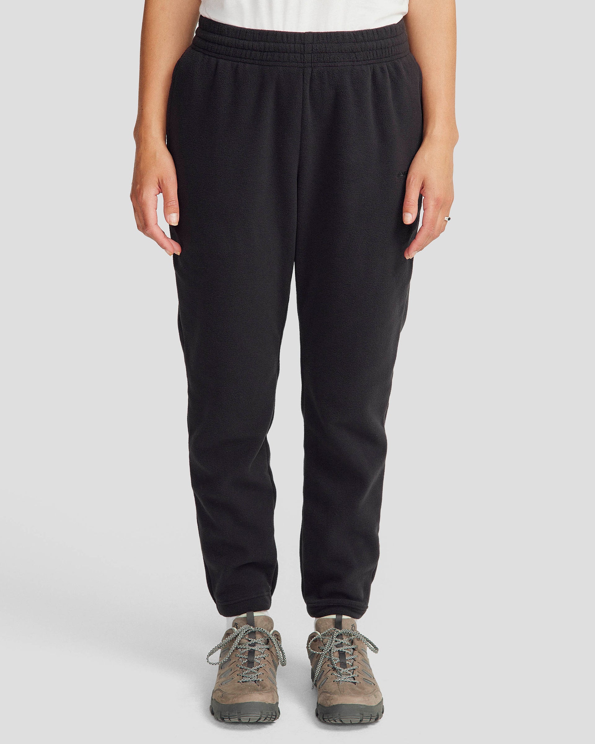 b0906_902_ridge_100_primaloft_womens_joggers_a_1743629086000