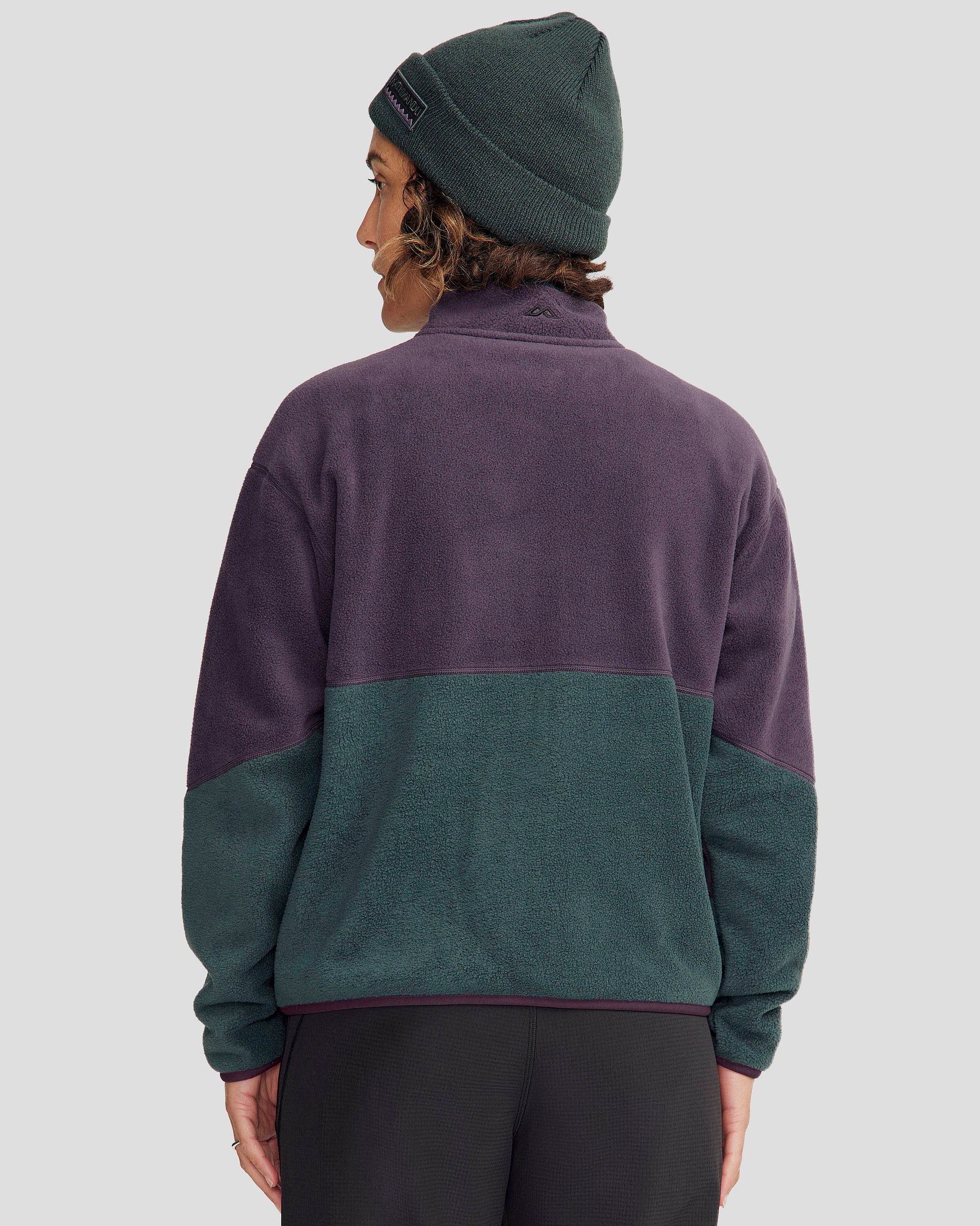 b0913_oqc_womens_trailhead_fleece_quarter_zip_pullover_purple_gre_d_1743629026000
