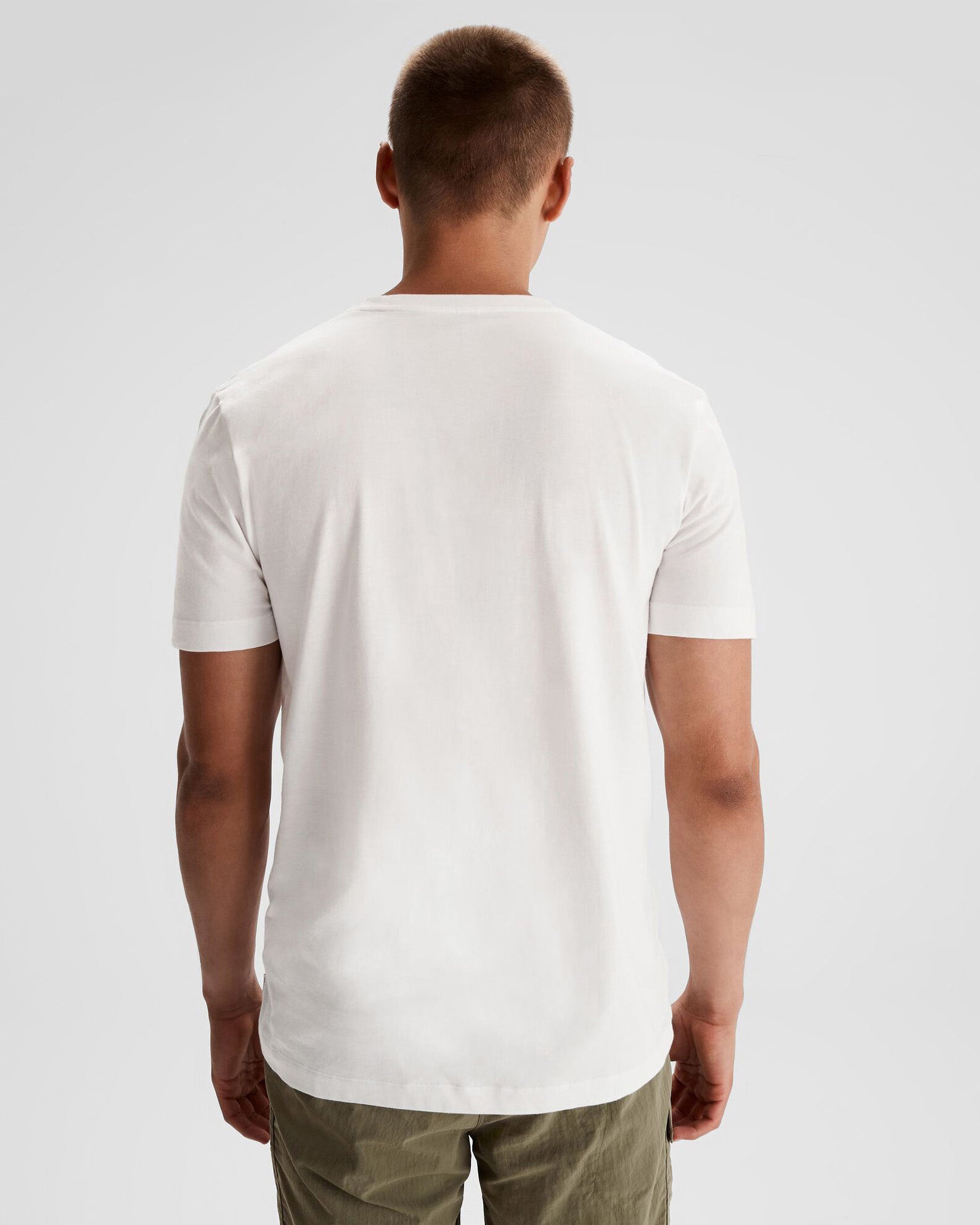 b0995_002_mens_70s_logo_organic_cotton_short_sleeve_t_c_1743632397000