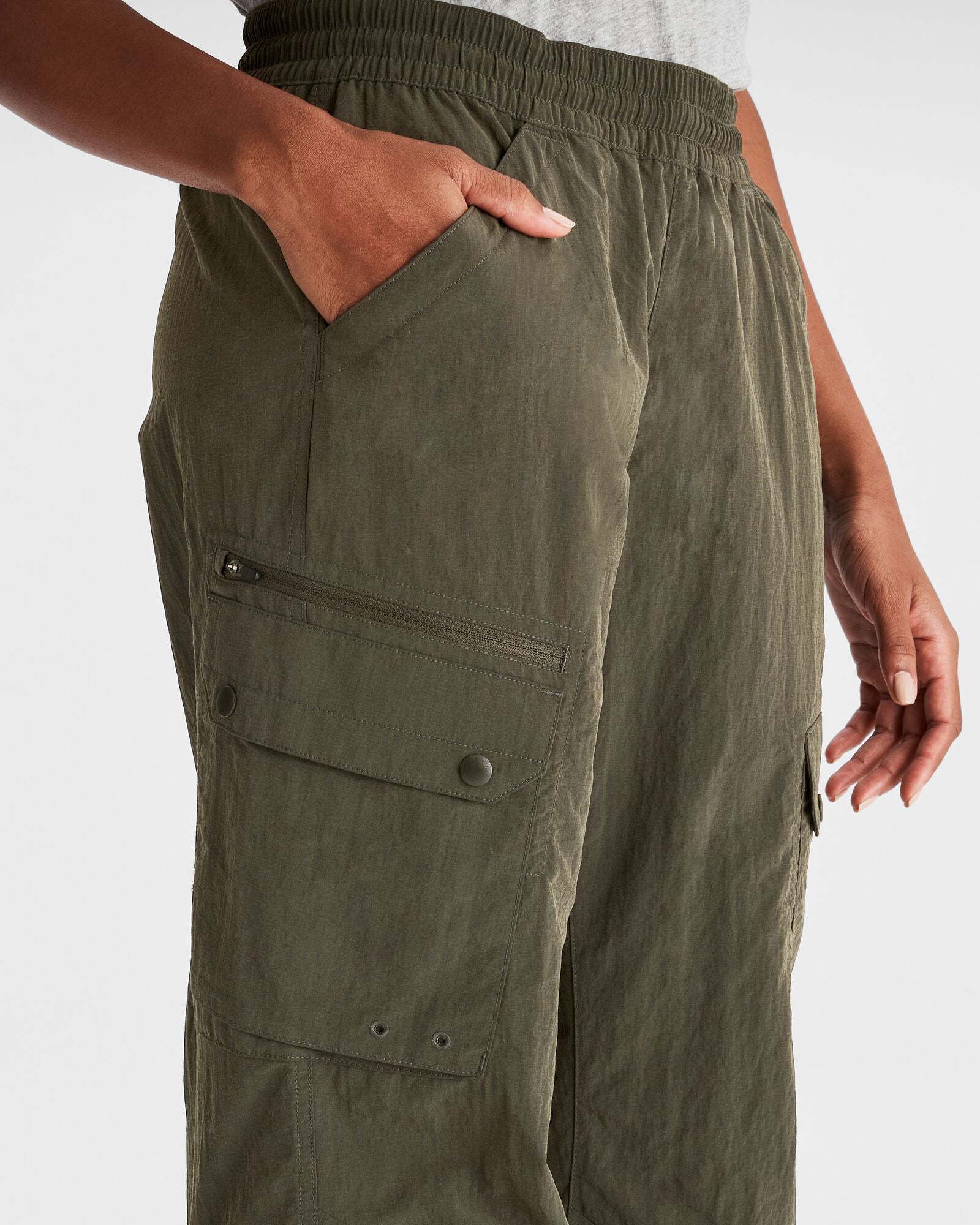 b1000_586_evry_day_womens_cargo_pants_d_1743632362000