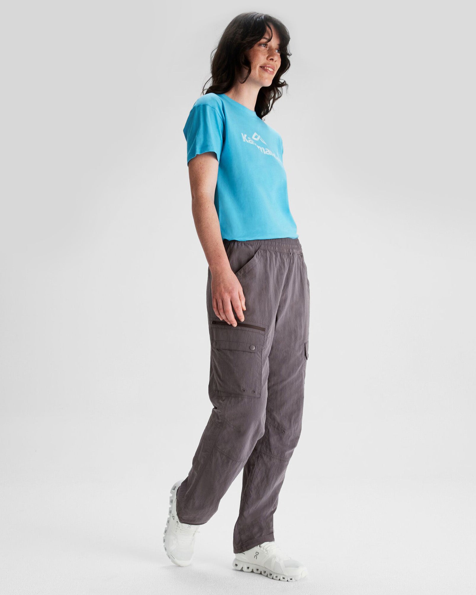 b1000_o52_evry_day_womens_cargo_pants_b_1743632368000