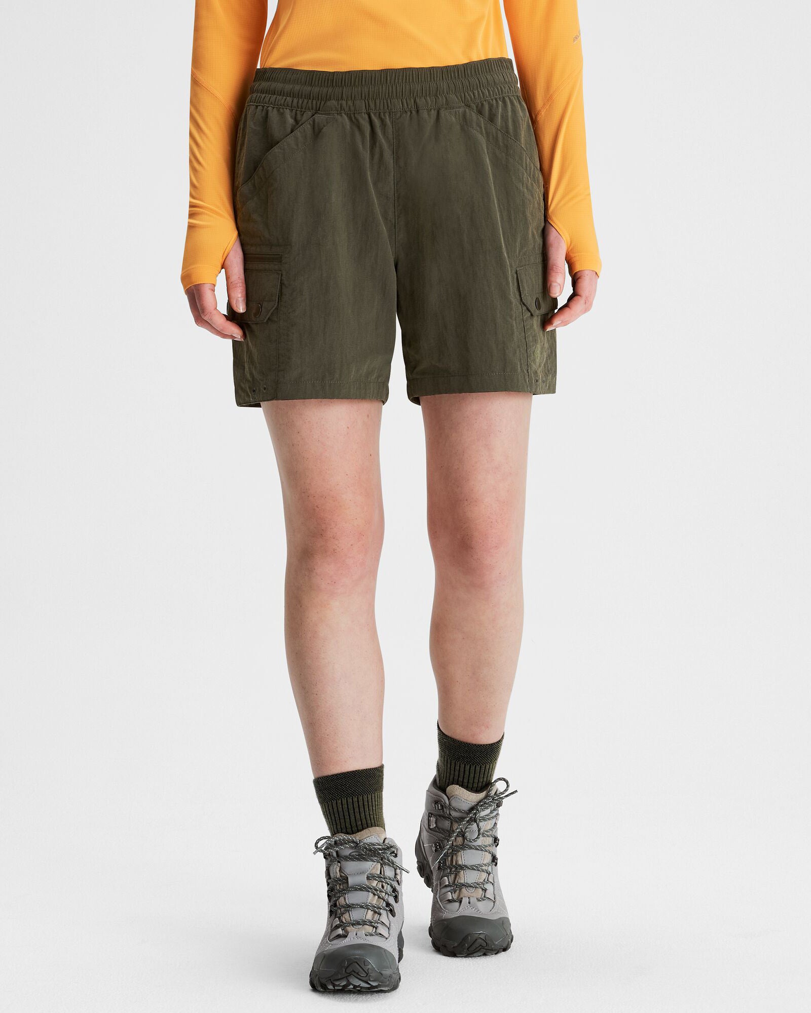 b1021_586_evry_day_womens_cargo_shorts_v2_a_1743632256000