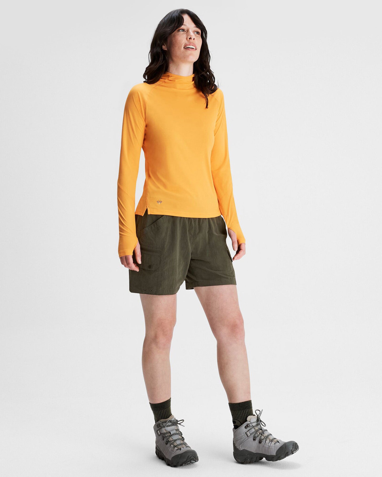 b1021_586_evry_day_womens_cargo_shorts_v2_b_1743632256000