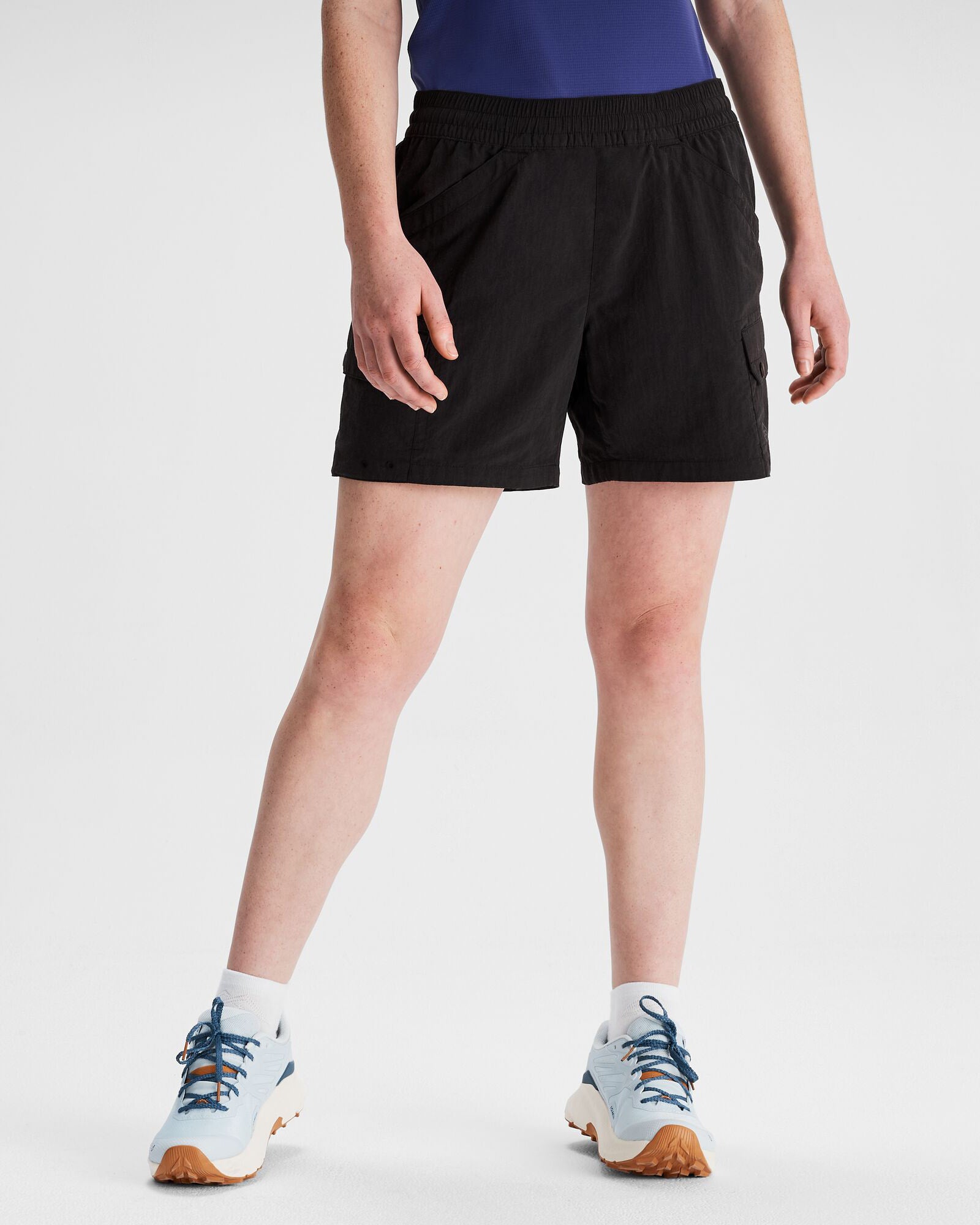 b1021_902_evry_day_womens_cargo_shorts_v2_a_1743632259000