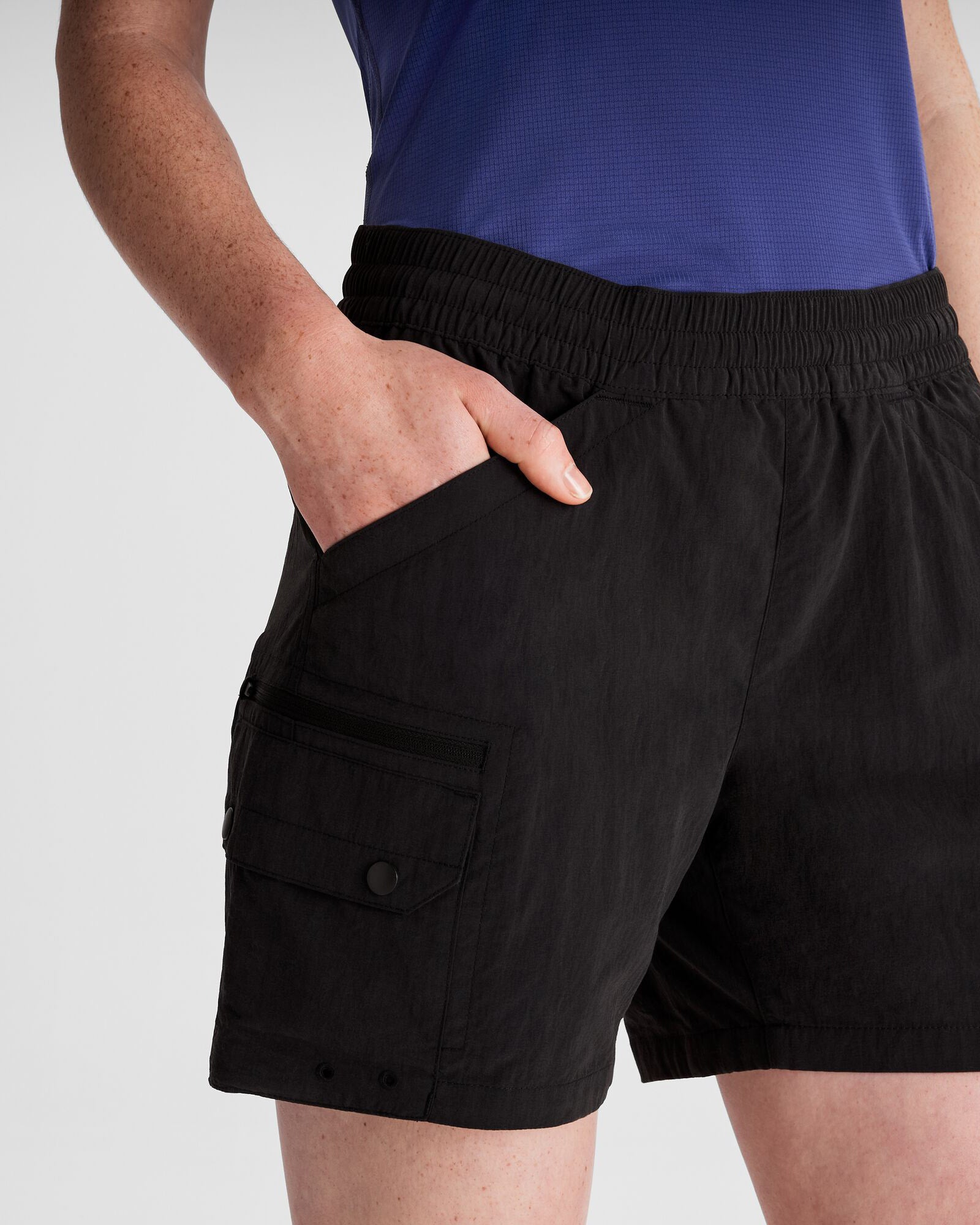 b1021_902_evry_day_womens_cargo_shorts_v2_d_1743632261000