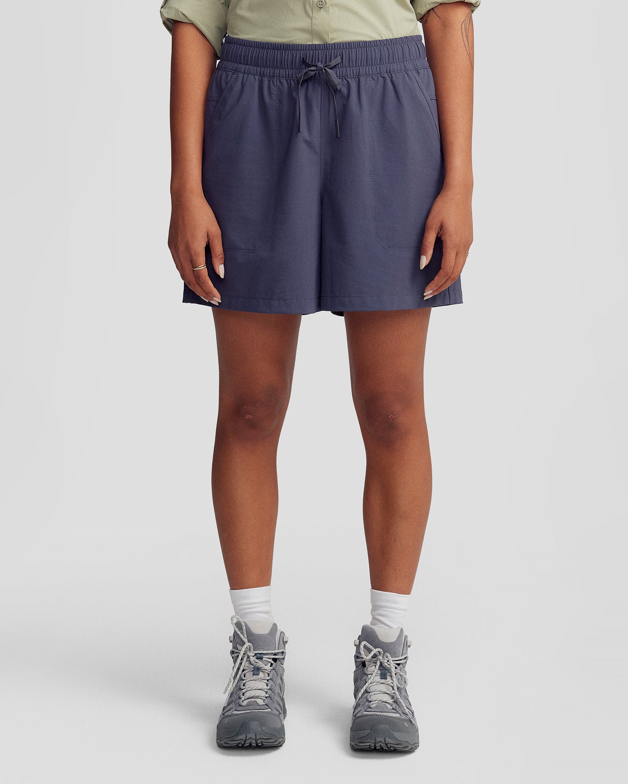 b1569_oji_womens_trailhead_5inch_shorts_blue_a_1281x1600_f272c1f_1756934212000