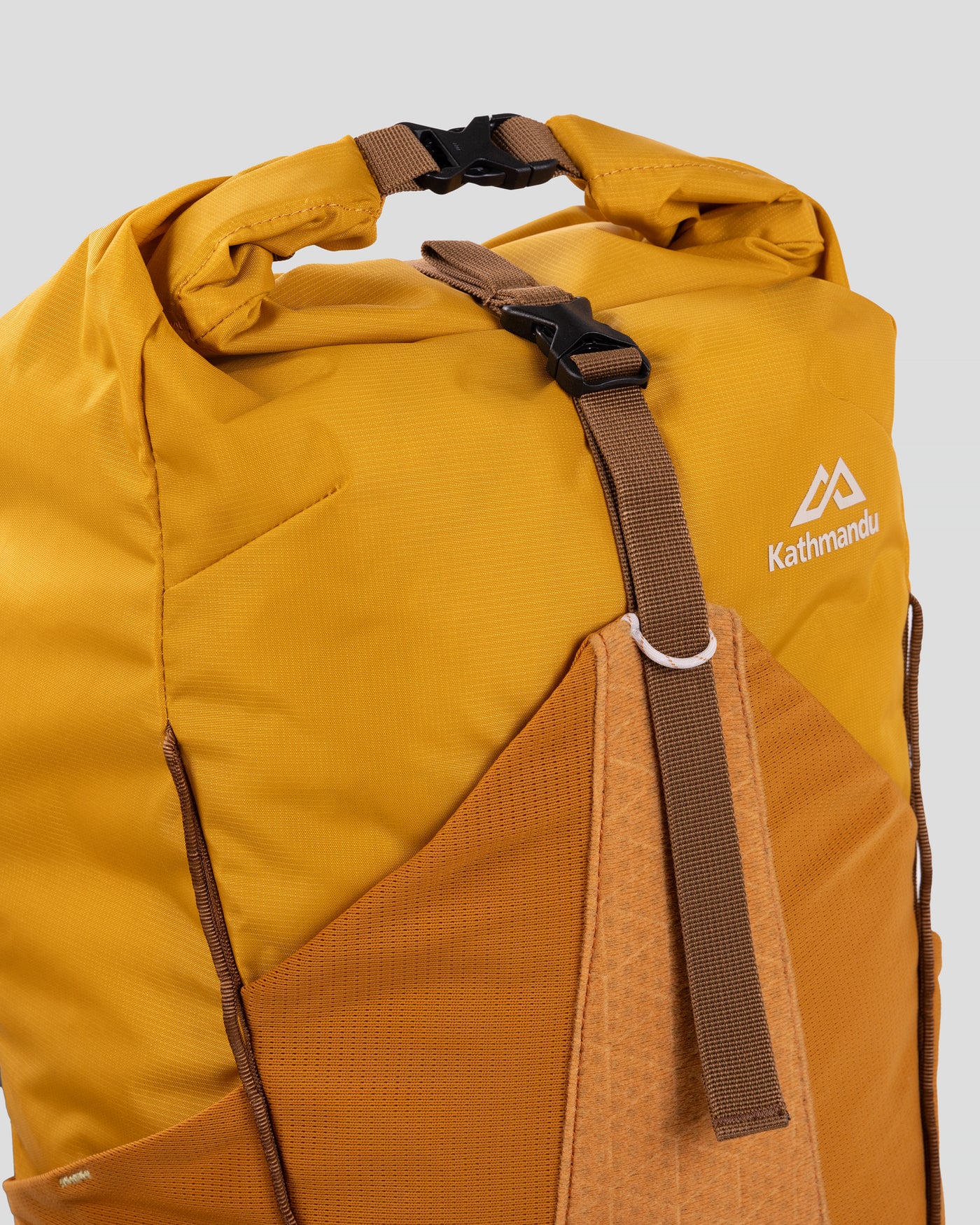b1611_otm_trailhead_pack_20l_yellow_e_1600x2000_2a2e340_1756934154000