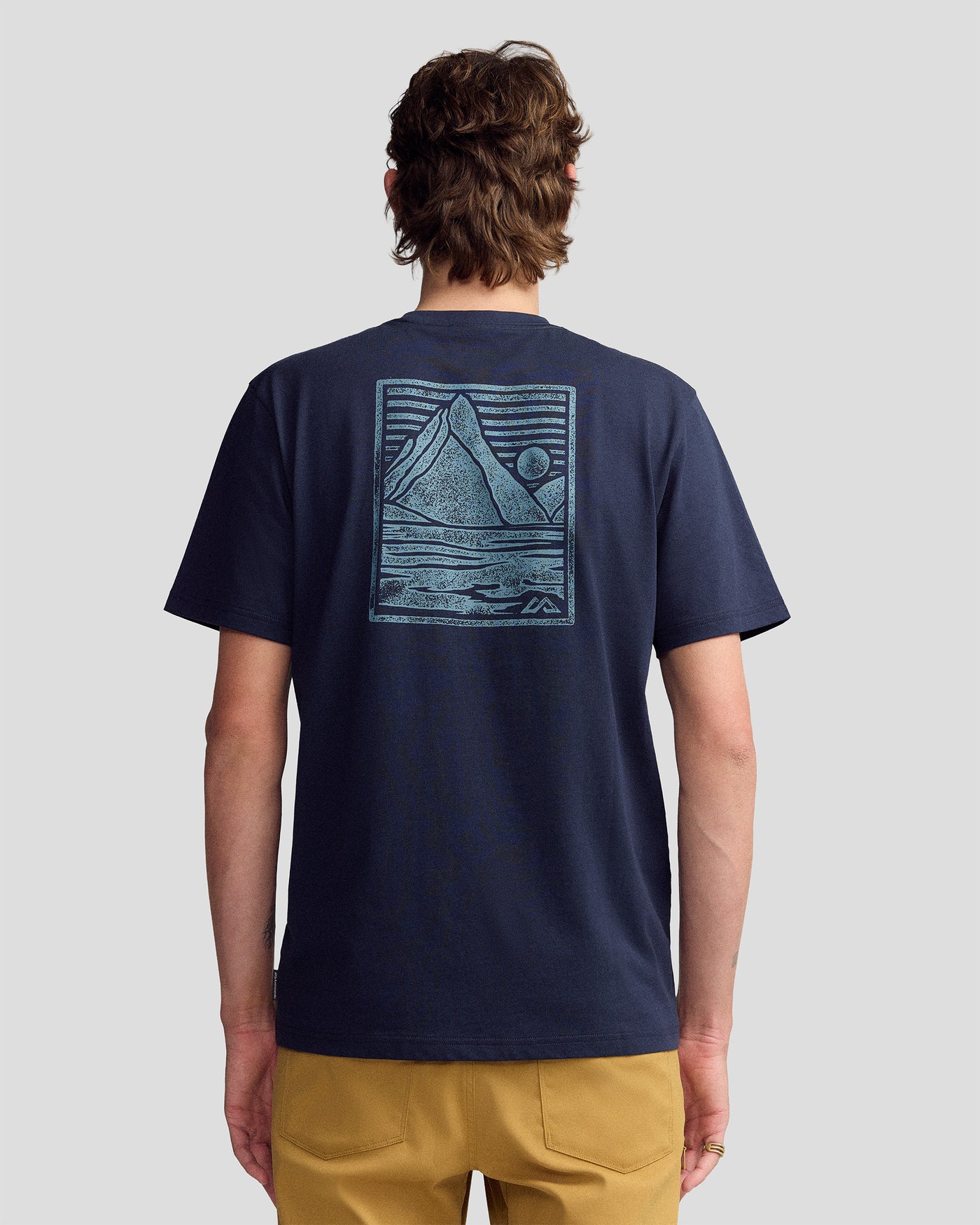 Mitre Peak T-Shirt aus Bio-Baumwolle für Herren – Reines Marineblau